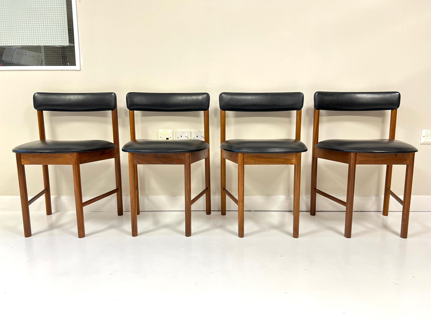 Mcintosh, Mid Century Tuck Under Extending Dining Table & Chairs