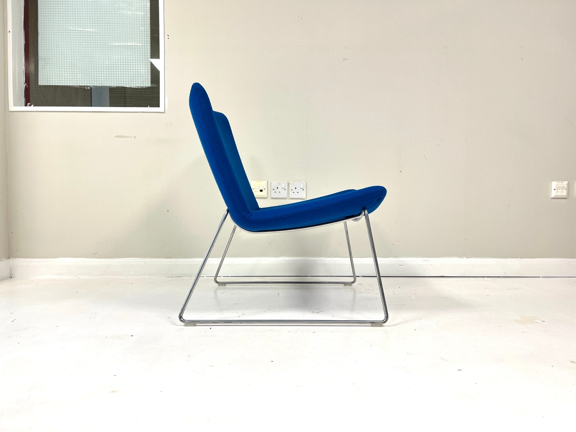 Swoosh, Contemporary Low Lounge Chair