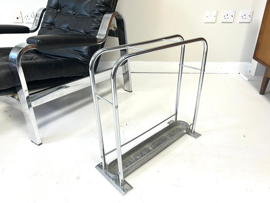 Bauhaus Style, Chrome Stick Stand
