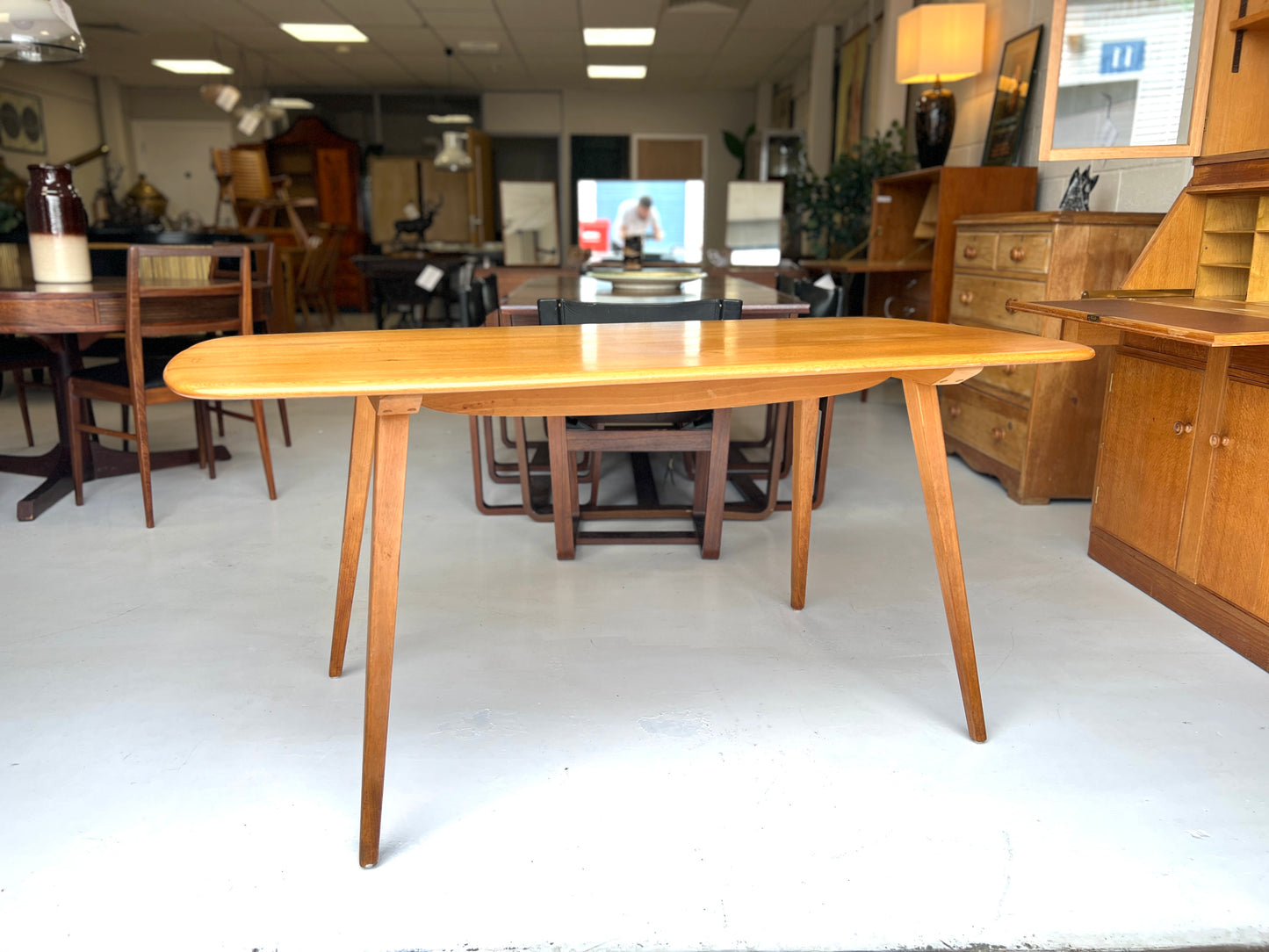Ercol 382, Mid Century Elm Dining table