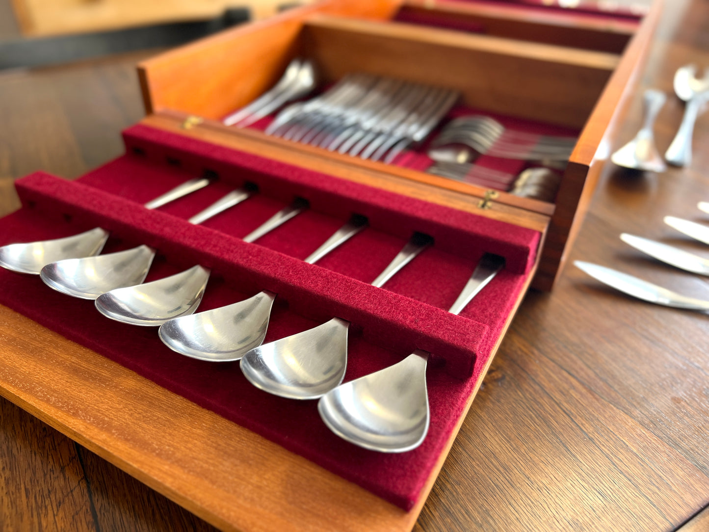 Robert Welch for Old Hall, 73 Piece Alveston Canteen in Rosewood Box