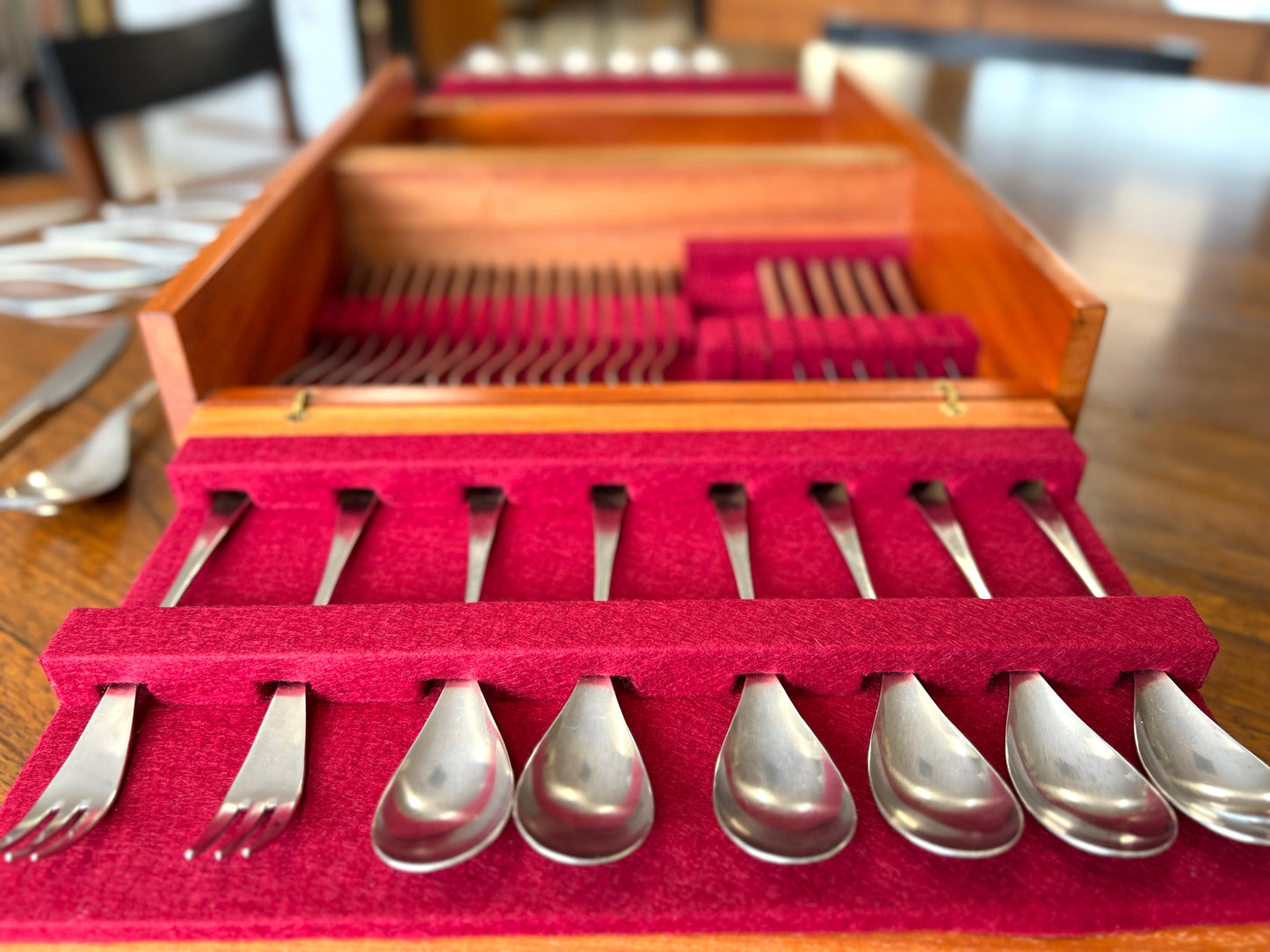 Robert Welch for Old Hall, 73 Piece Alveston Canteen in Rosewood Box