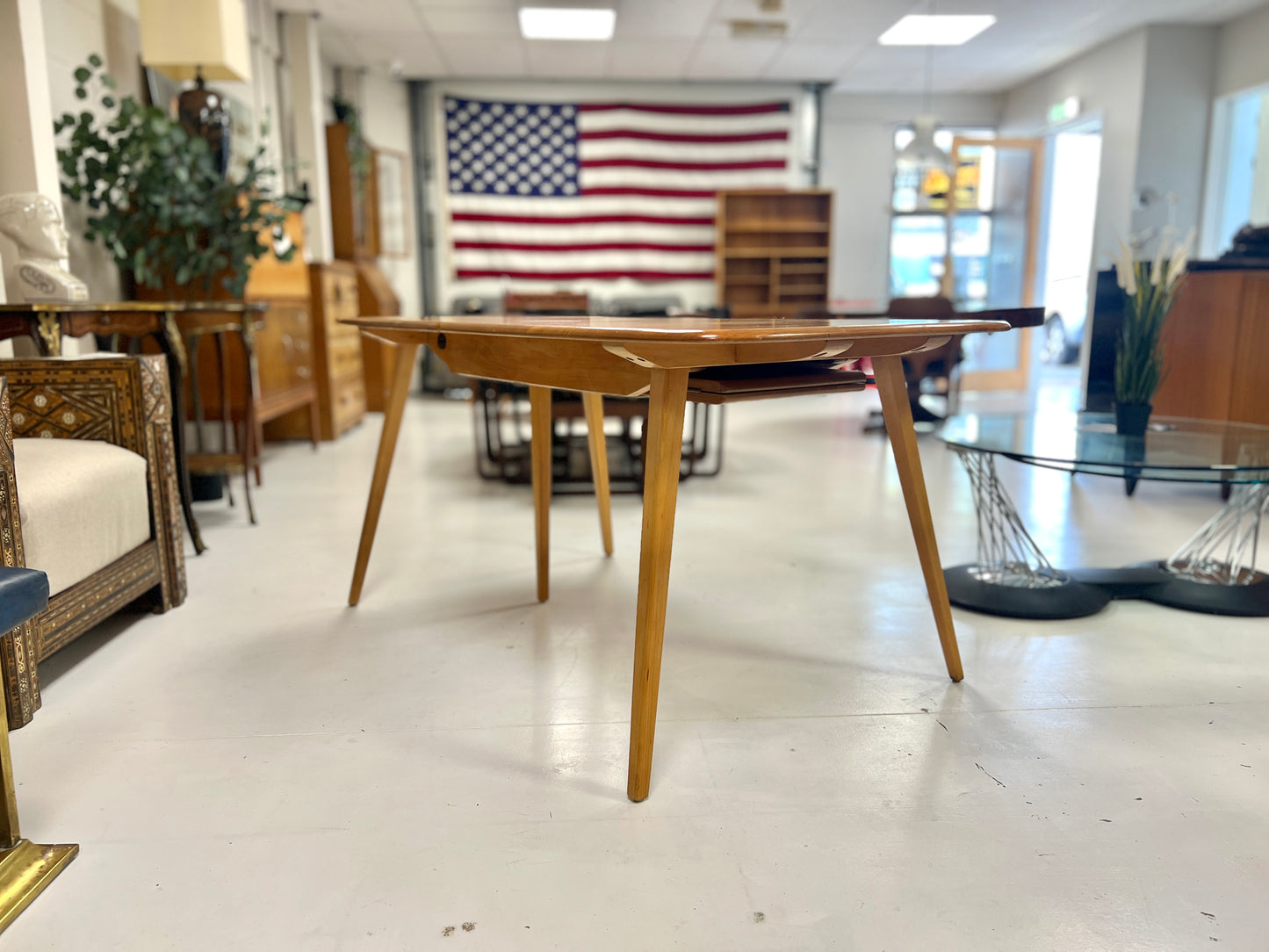Ercol 444, Grand Windsor Elm Extending Dining Table
