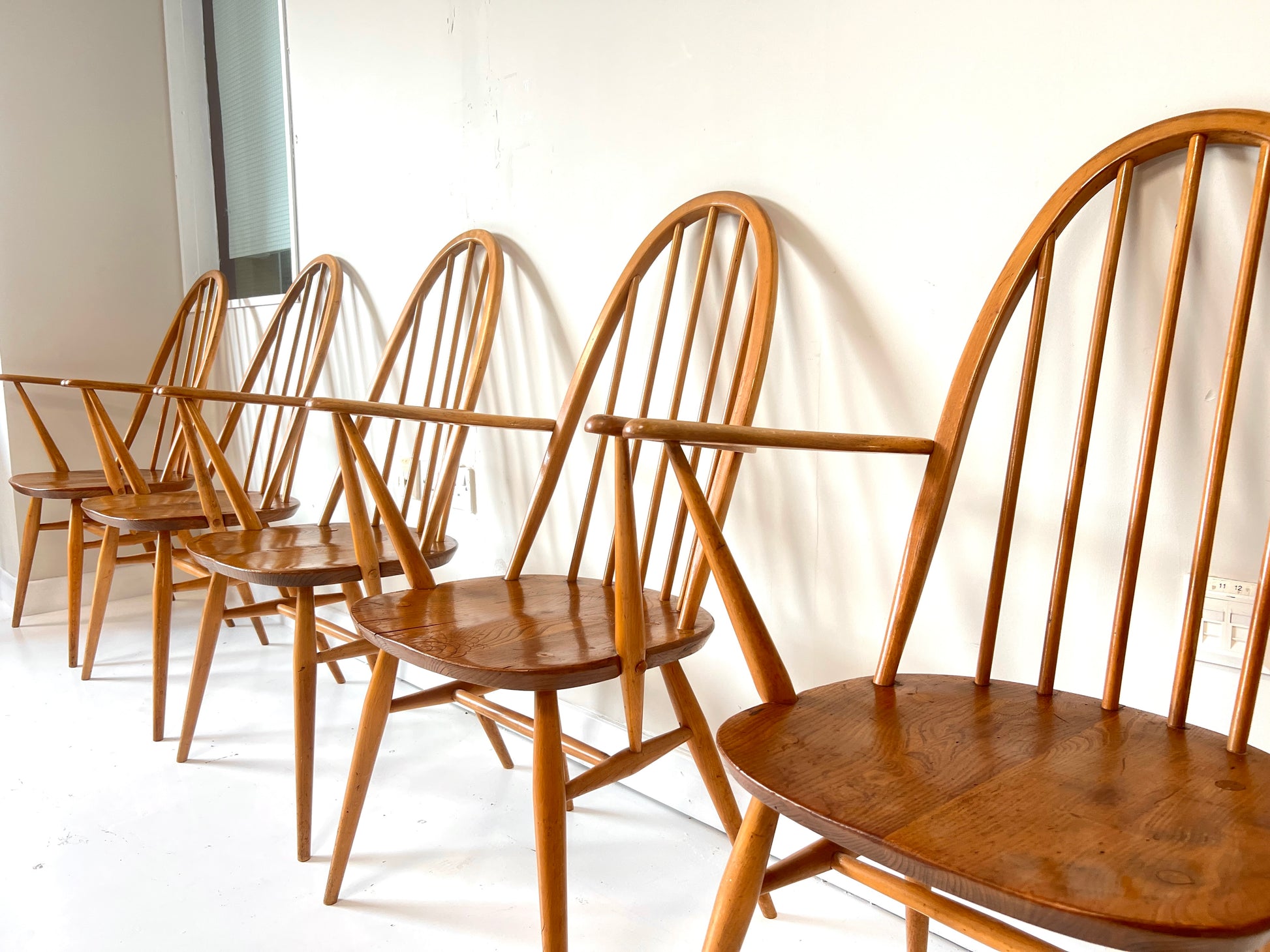 Ercol 365A Quaker, Set of 5 Elm Carver Chairs