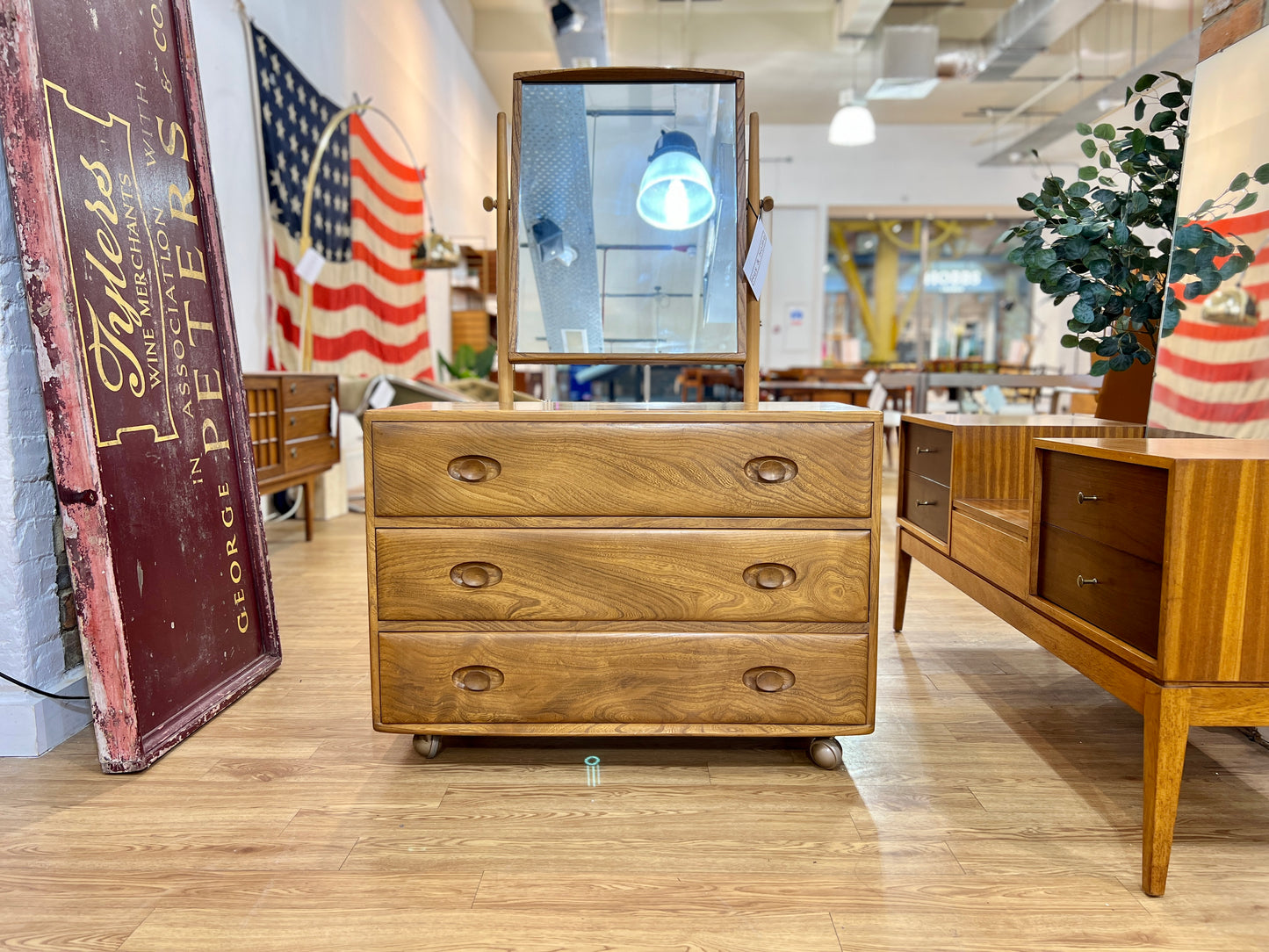 Ercol 408 - Mid Century Chest of Drawers With Mirror / Dressing Chest