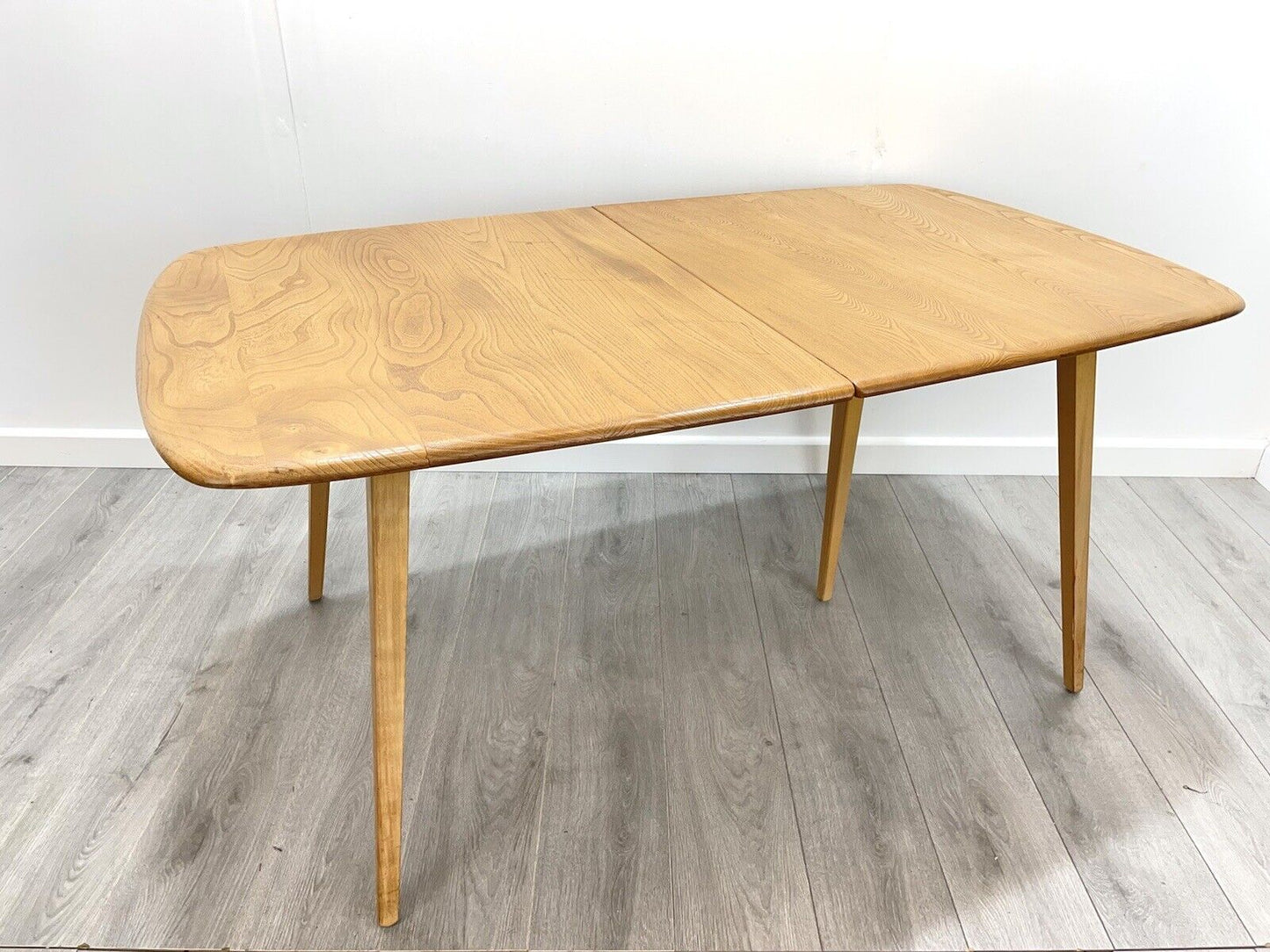 Ercol 510, Vintage Gold Label, Grand Windsor Elm Extending Dining Table