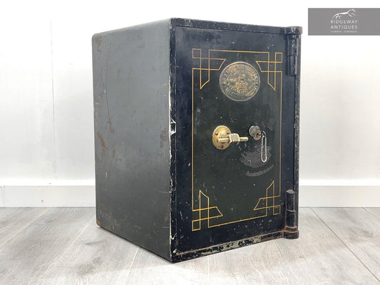 Samuel Withers & Co, Cast Iron Safe With Key & Working