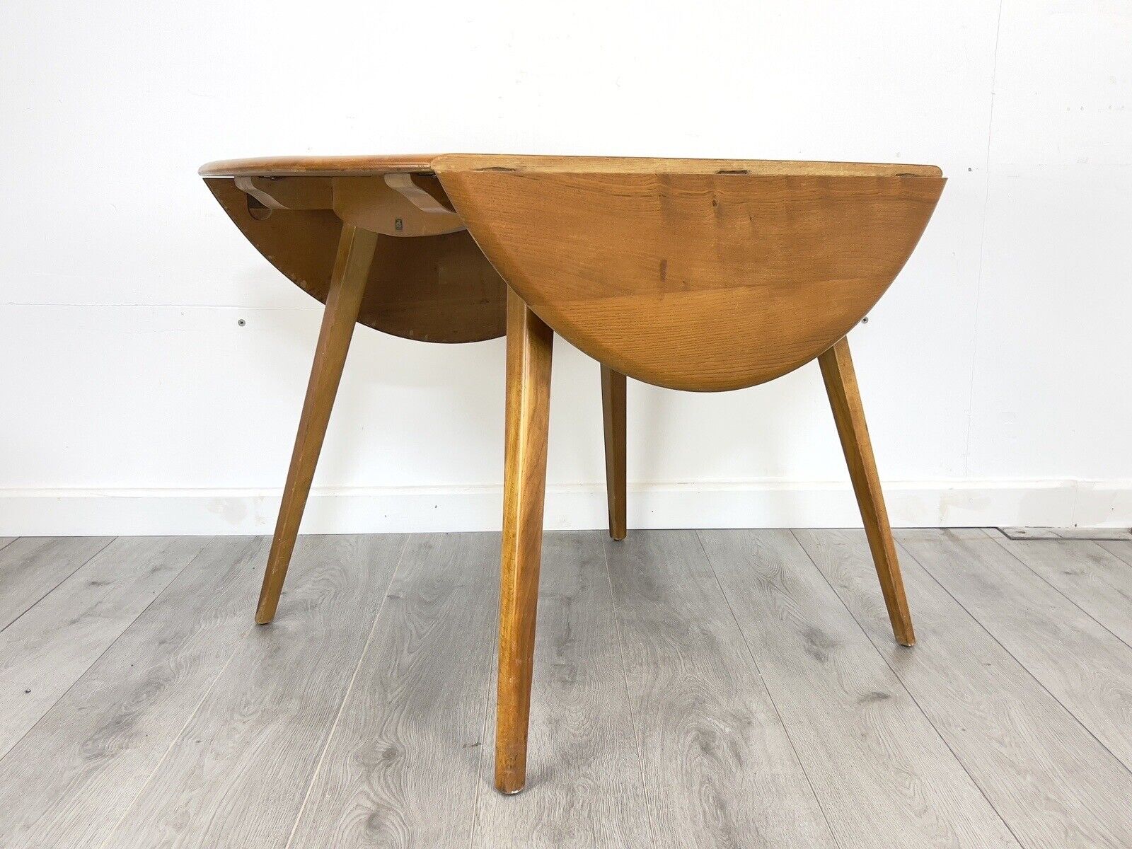 Ercol Model 384, Mid Century Drop Leaf Oval Dining Table
