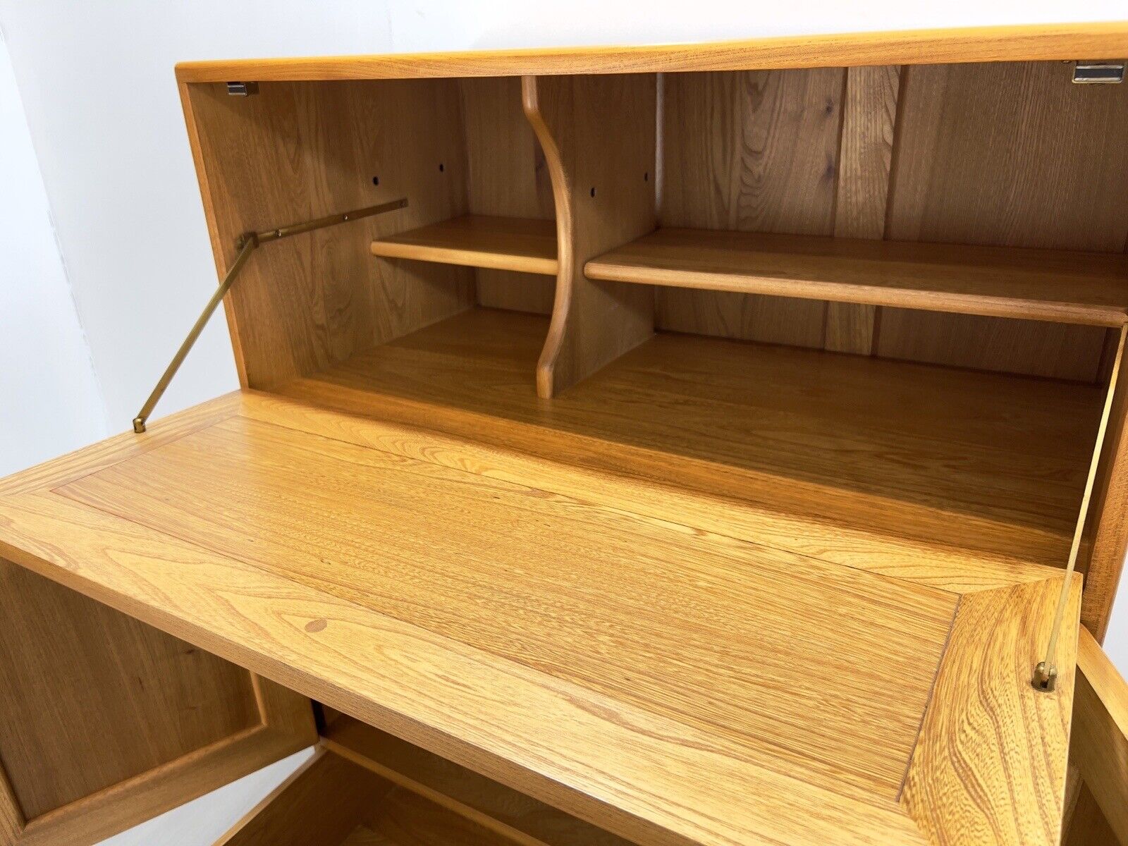 Ercol Model 469, Mid Century Elm Bureau from the Windsor Range
