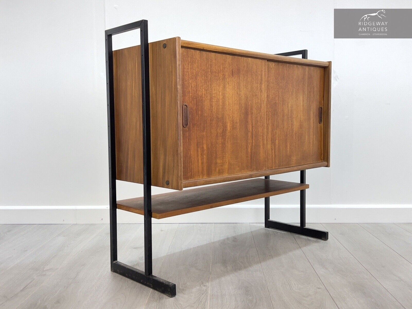 A Robex, Small Mid Century Modular Shelving Unit