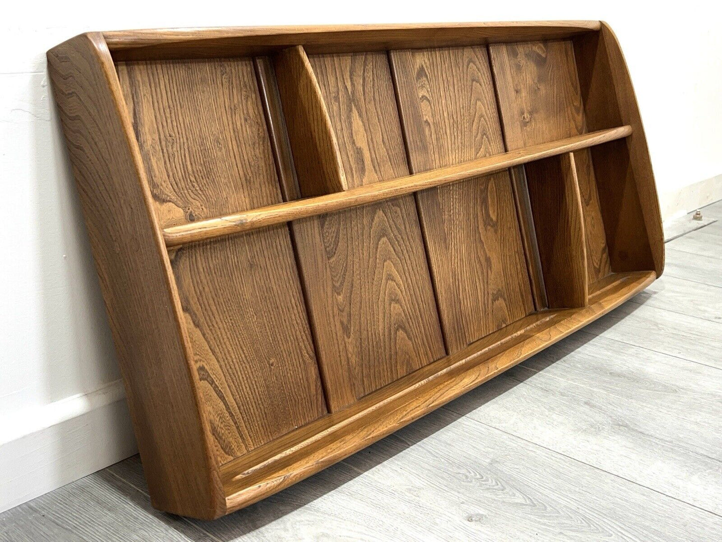 Ercol Model 386, Mid Century Elm Wall Mounted Plate Rack