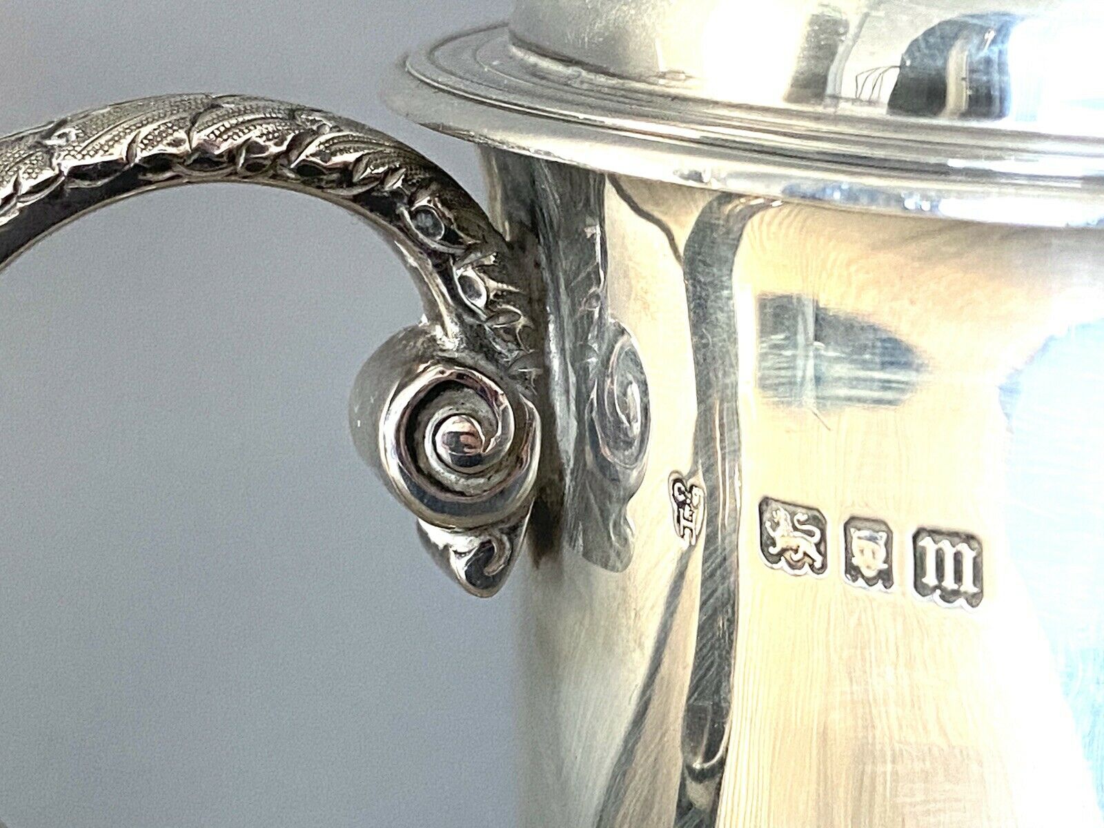 George V Silver Lidded Porringer By C. S. Harris & Sons Ltd., London 1927 - 870g