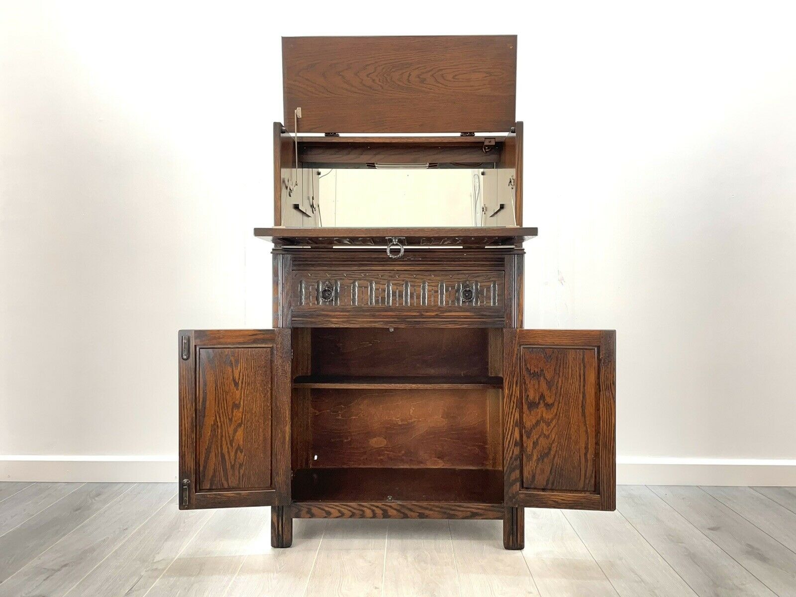 Jaycee, Vintage Drinks Cabinet / Cocktail Cupboard