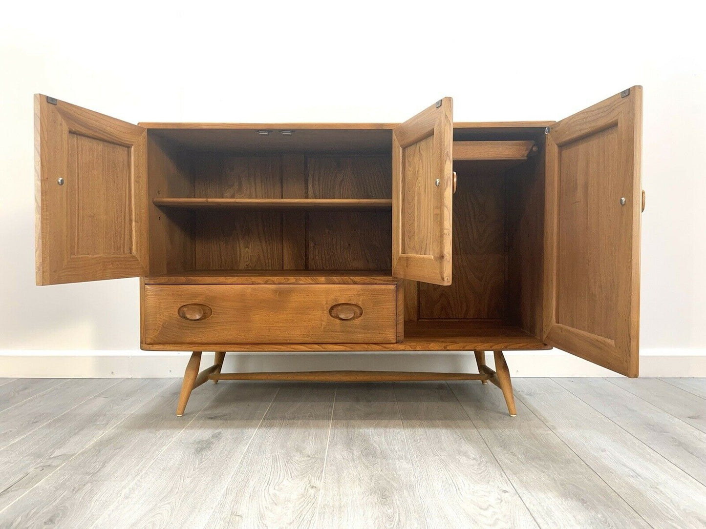 Ercol Model 366, Retro Elm Sideboard