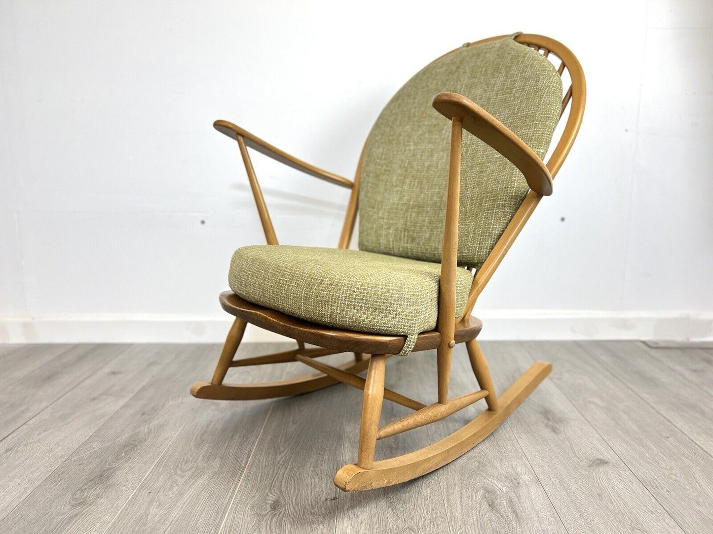 Ercol Model 315, Vintage Grandfather Rocking Chair