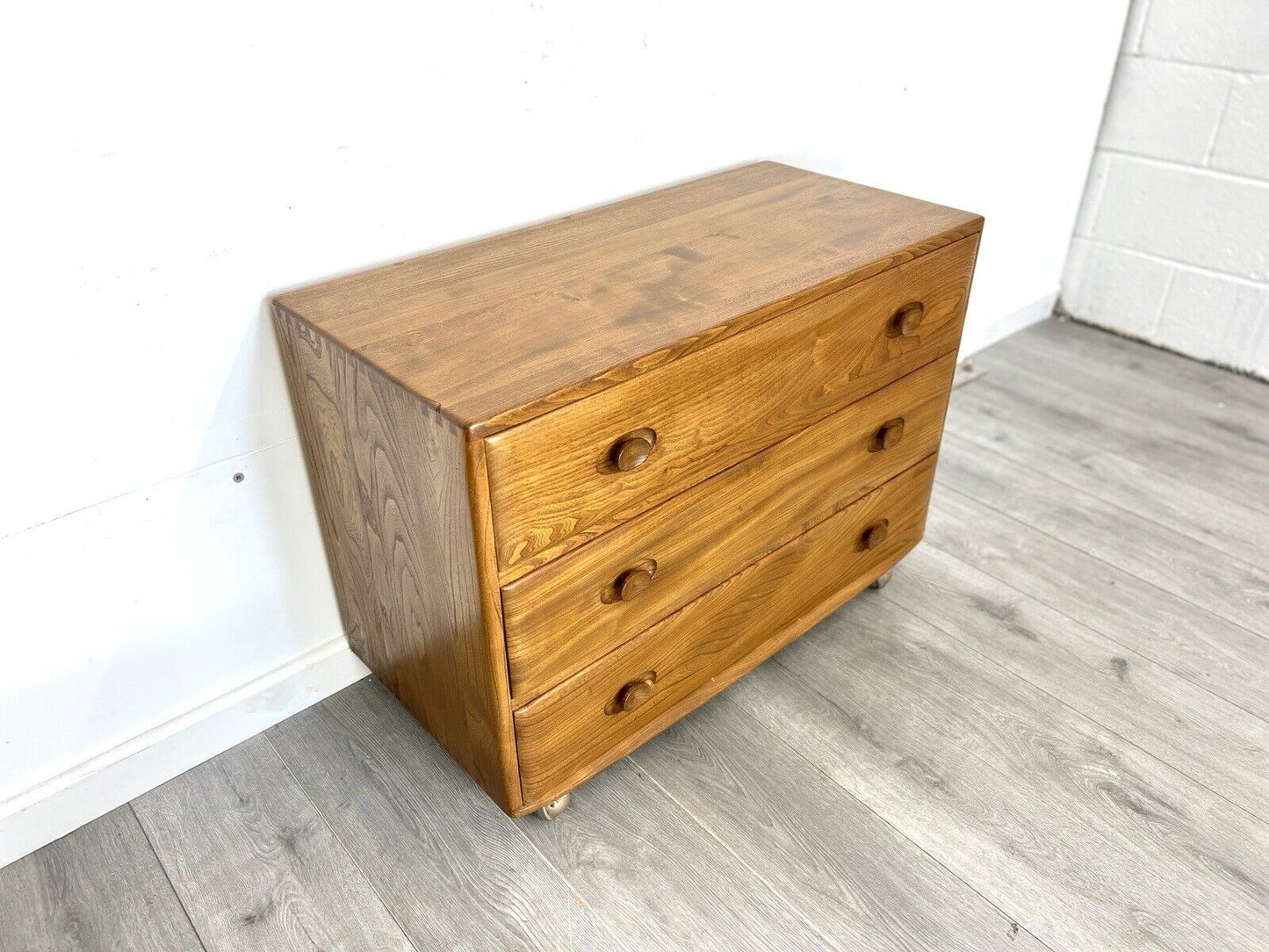Ercol Model 412, Elm Chest of Drawers
