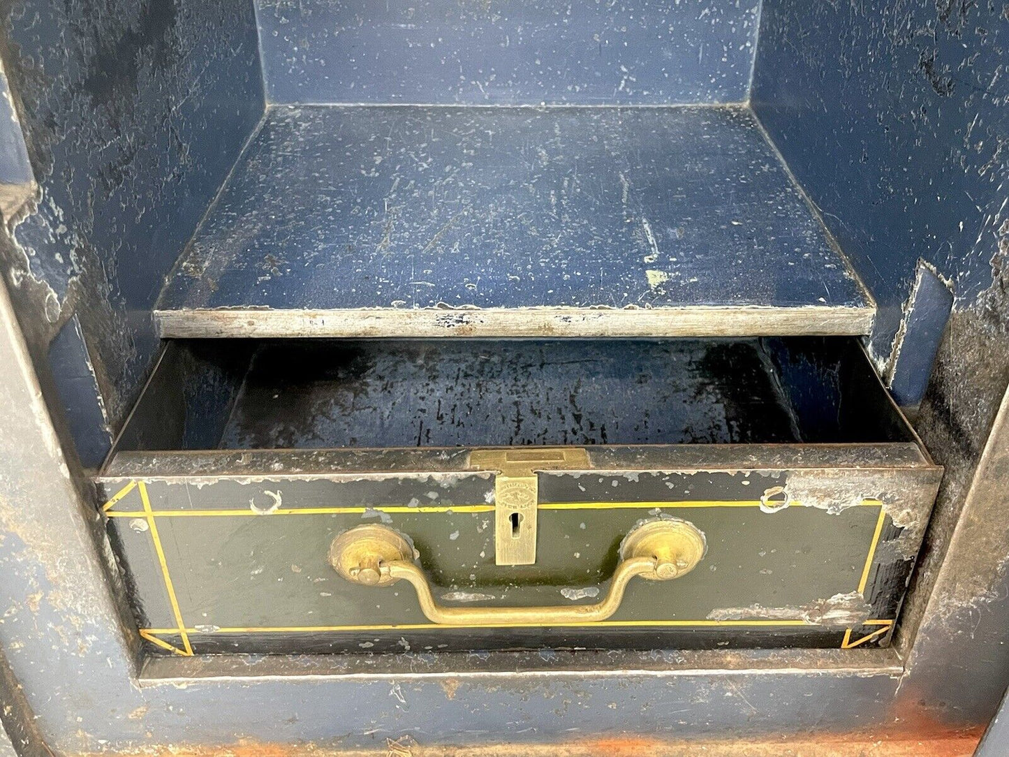 Samuel Withers & Co, Cast Iron Safe With Key & Working