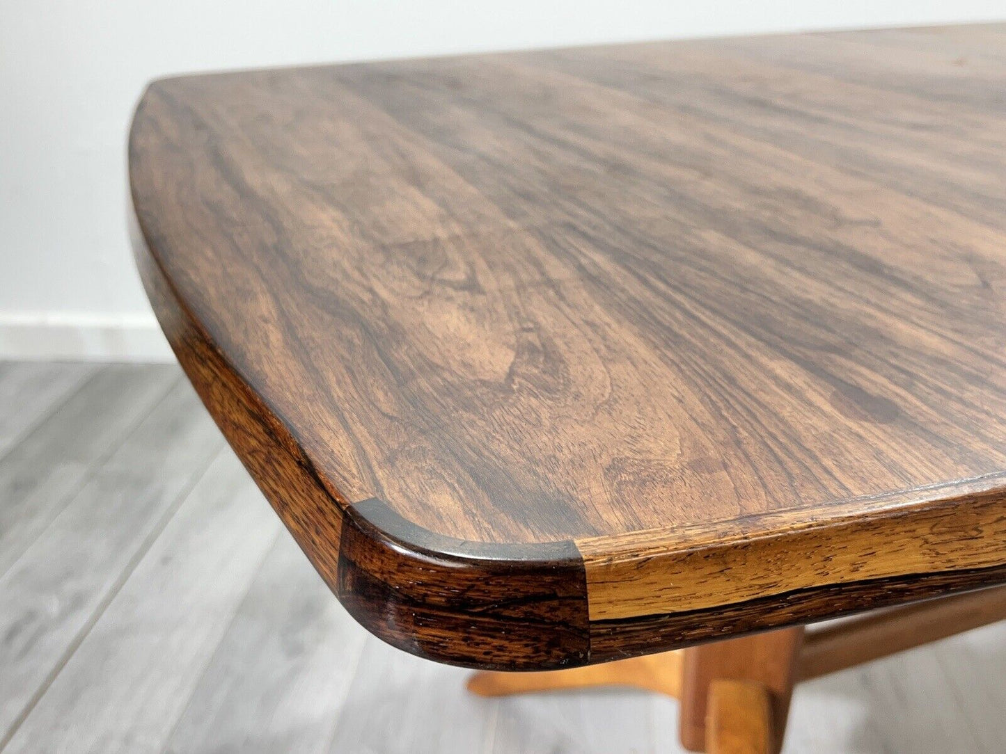 Gordon Russell of Broadway, Mid Century Rosewood Extending Dining Table