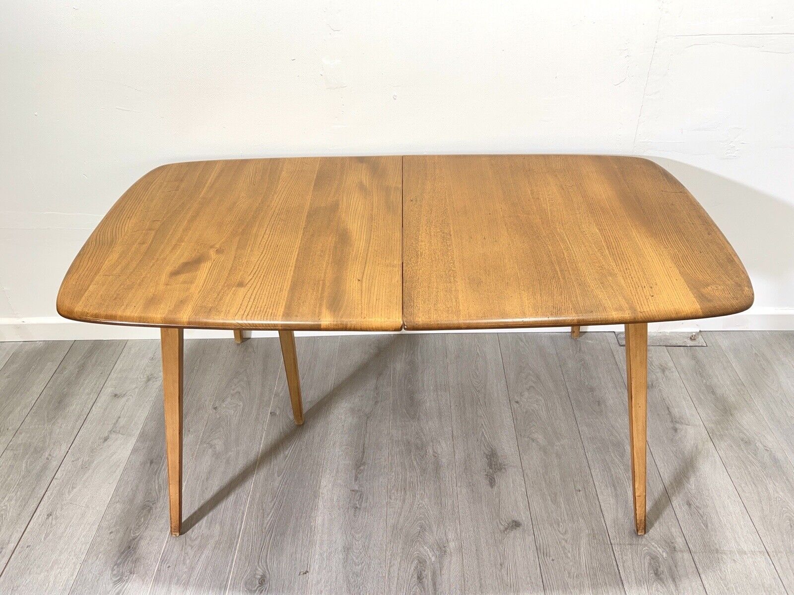 Ercol 444, Vintage Blue Label, Grand Windsor Elm Extending Dining Table