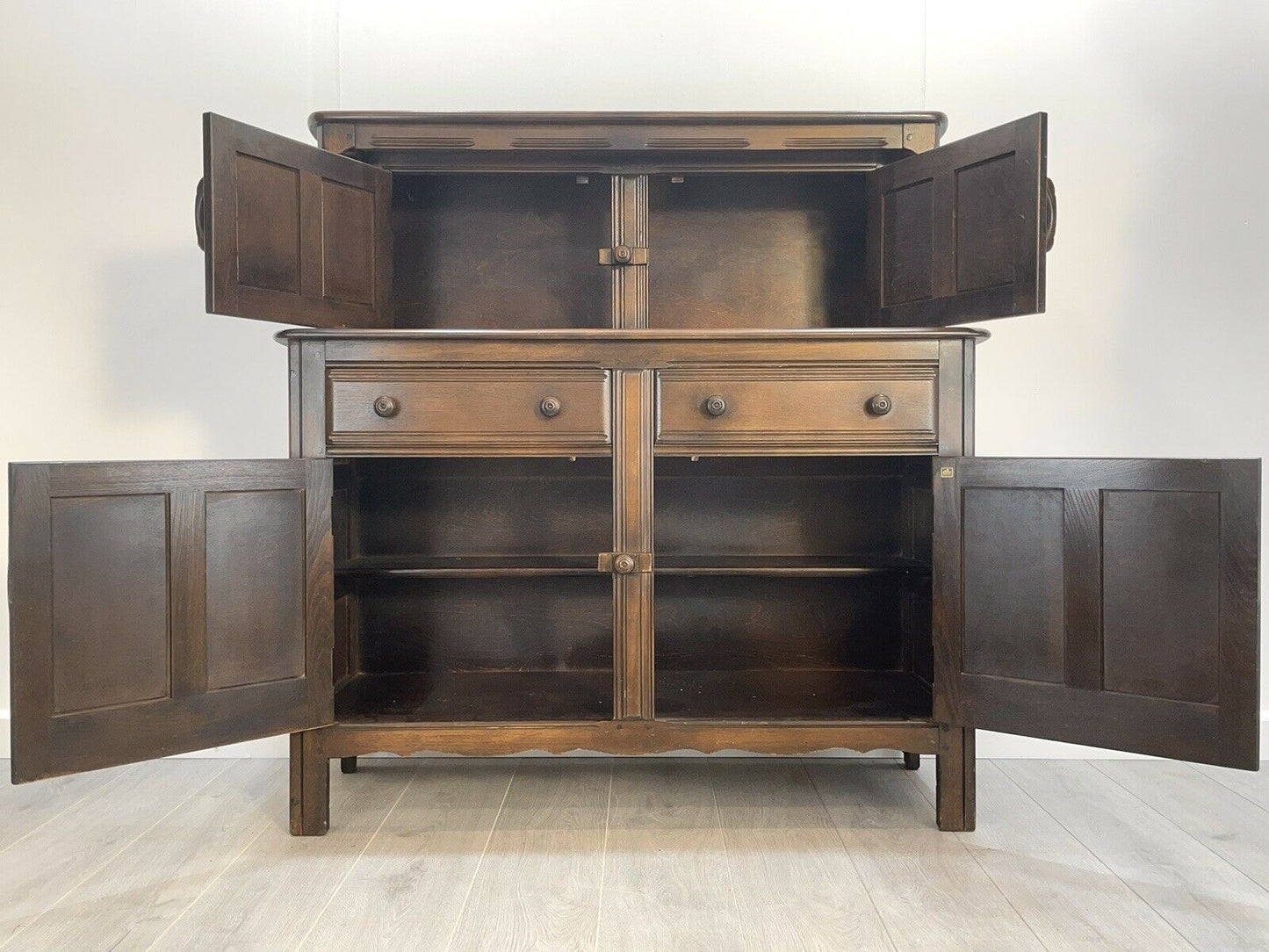 Ercol 331B, Vintage Old Colonial Buffet / Court Cupboard