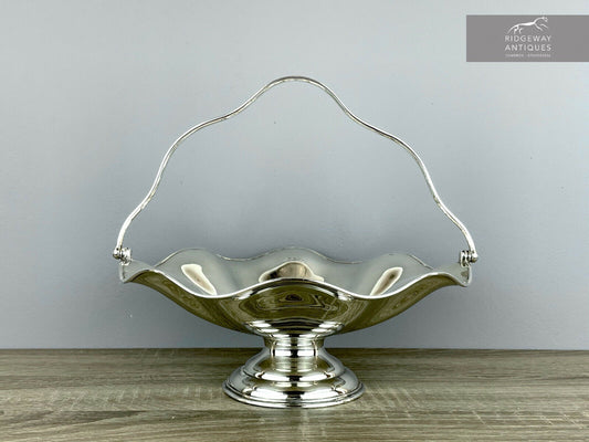 A Large Silver Fruit Bowl / Basket By Joseph Rodgers & Sons, Sheffield 1907