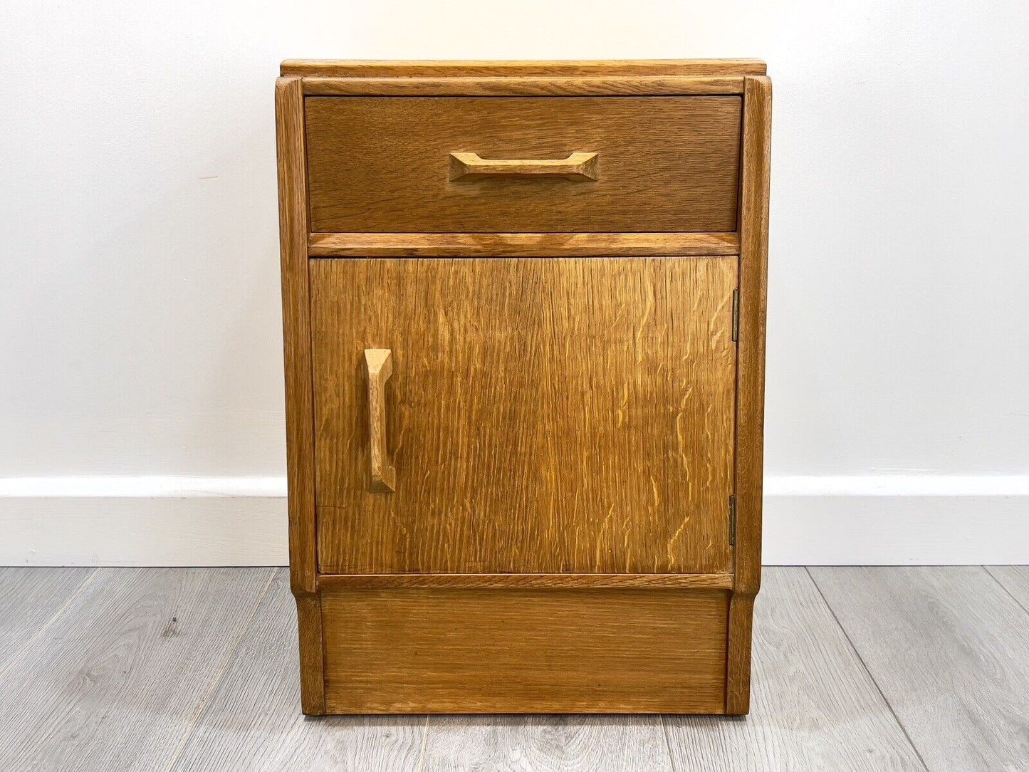 E gomme / G Plan Brandon, Vintage Oak Bedside Table