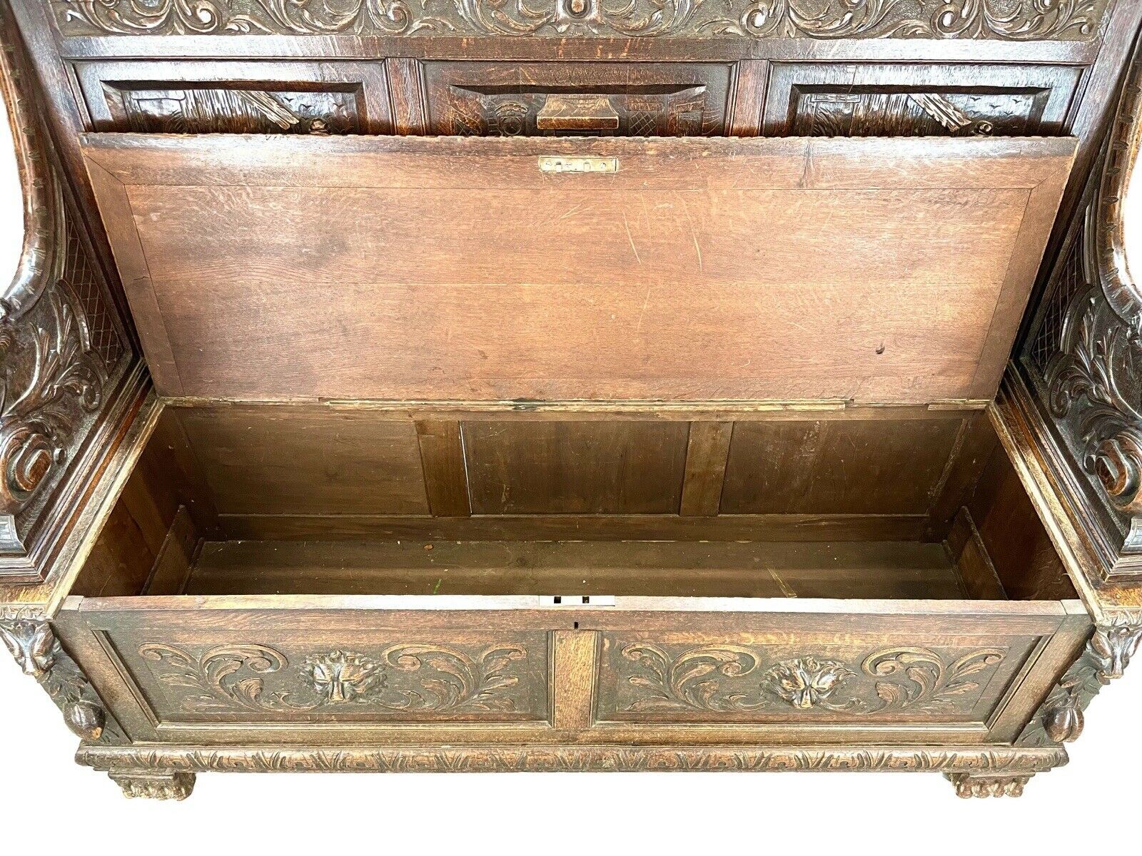 A Carved, 19th Century, Flemish Style, Oak Bench / Settle