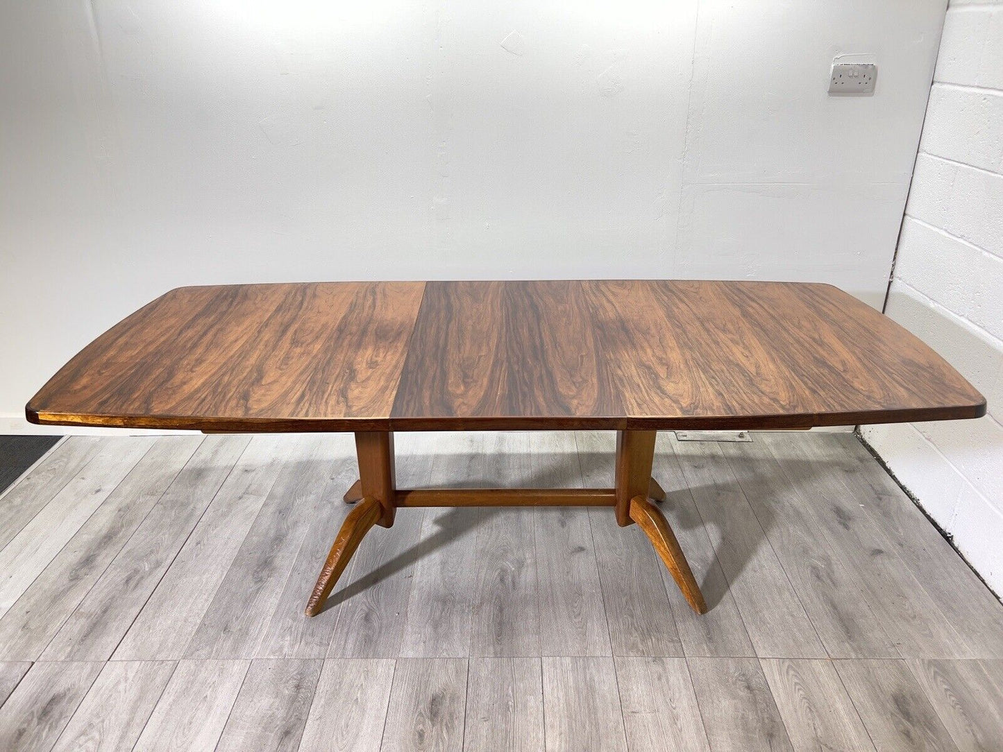 Gordon Russell of Broadway, Mid Century Rosewood Extending Dining Table