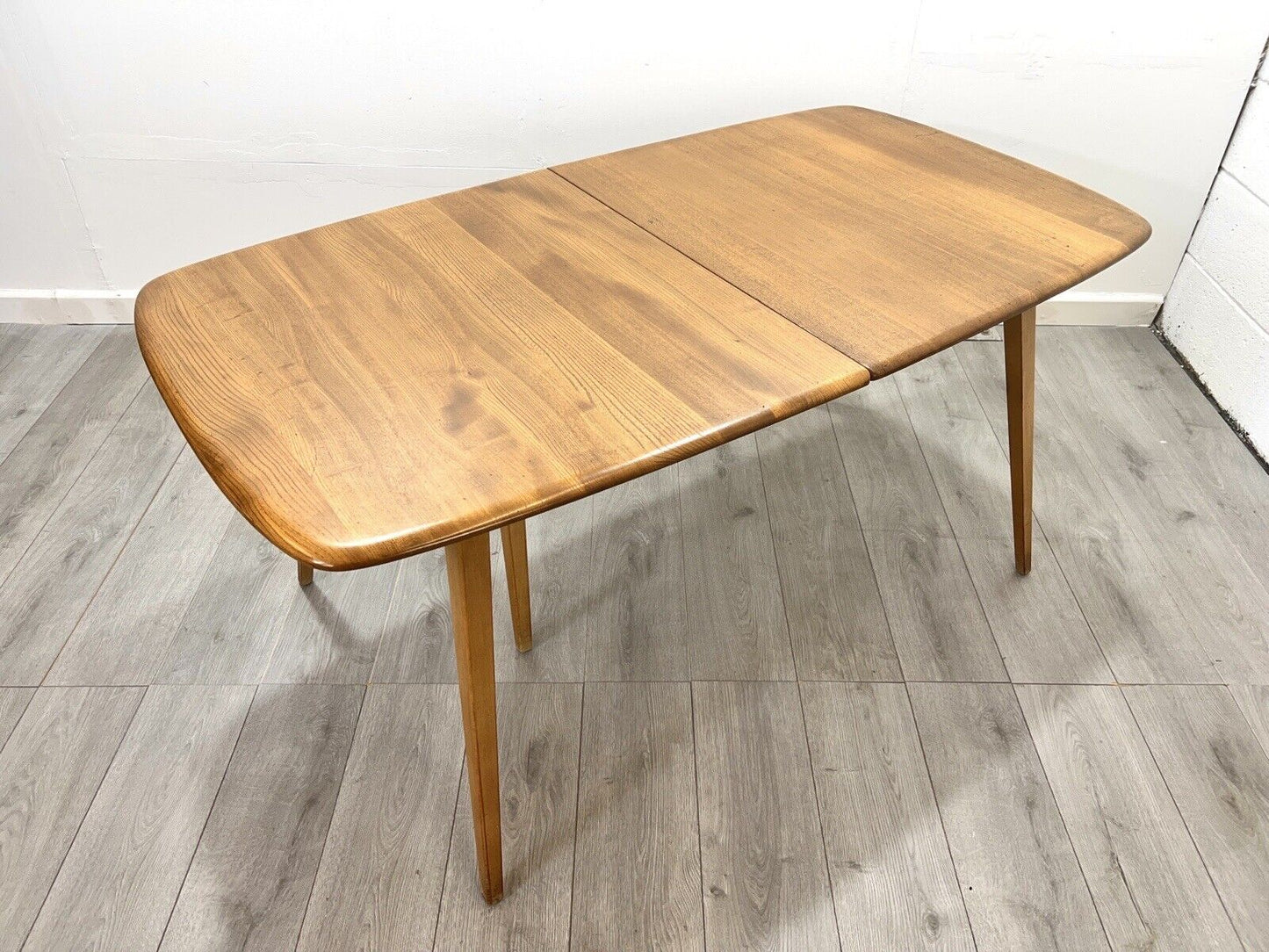 Ercol 444, Vintage Blue Label, Grand Windsor Elm Extending Dining Table