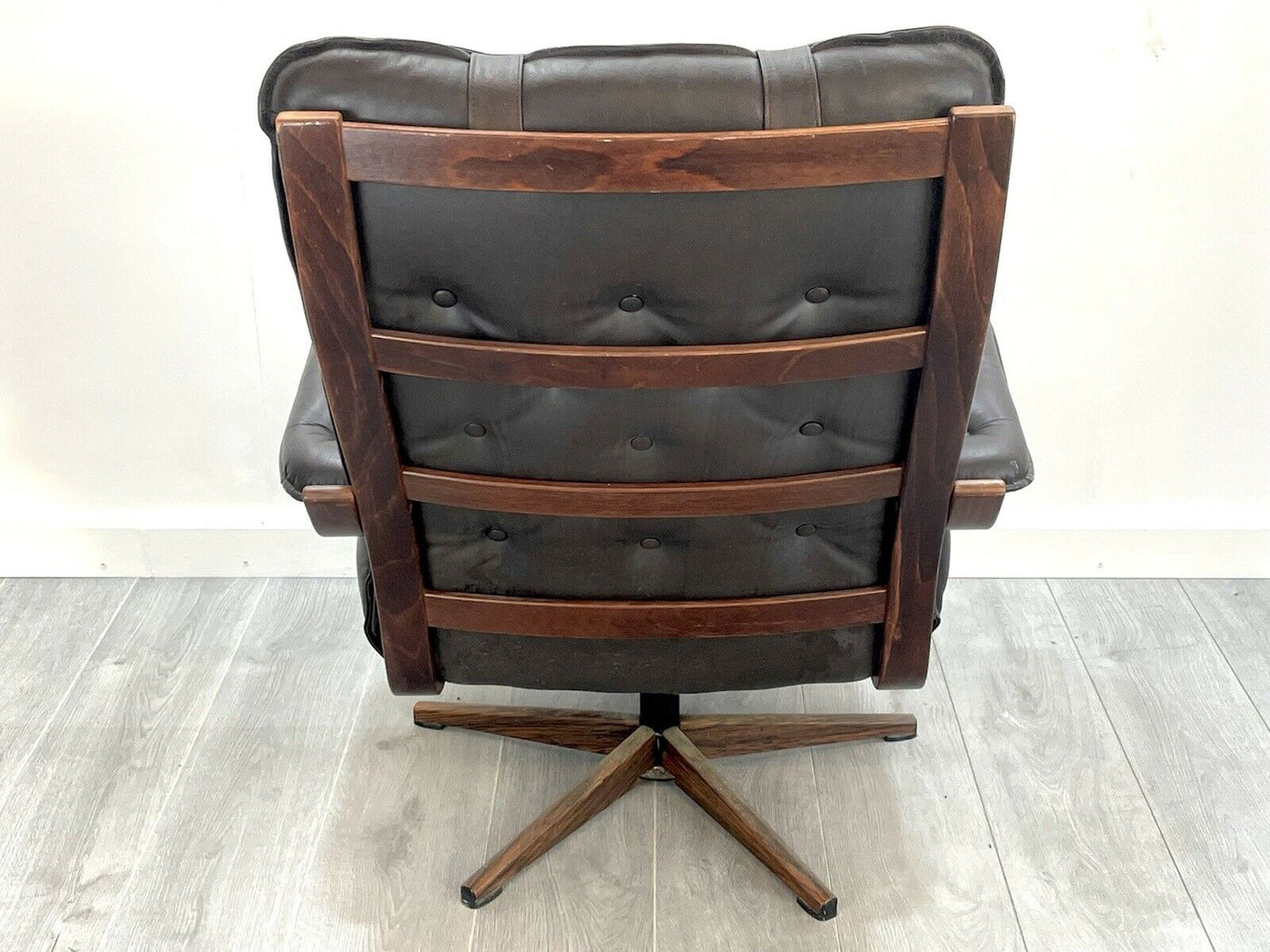 Westnofa Style, Brown Leather Recliner Swivel Chair