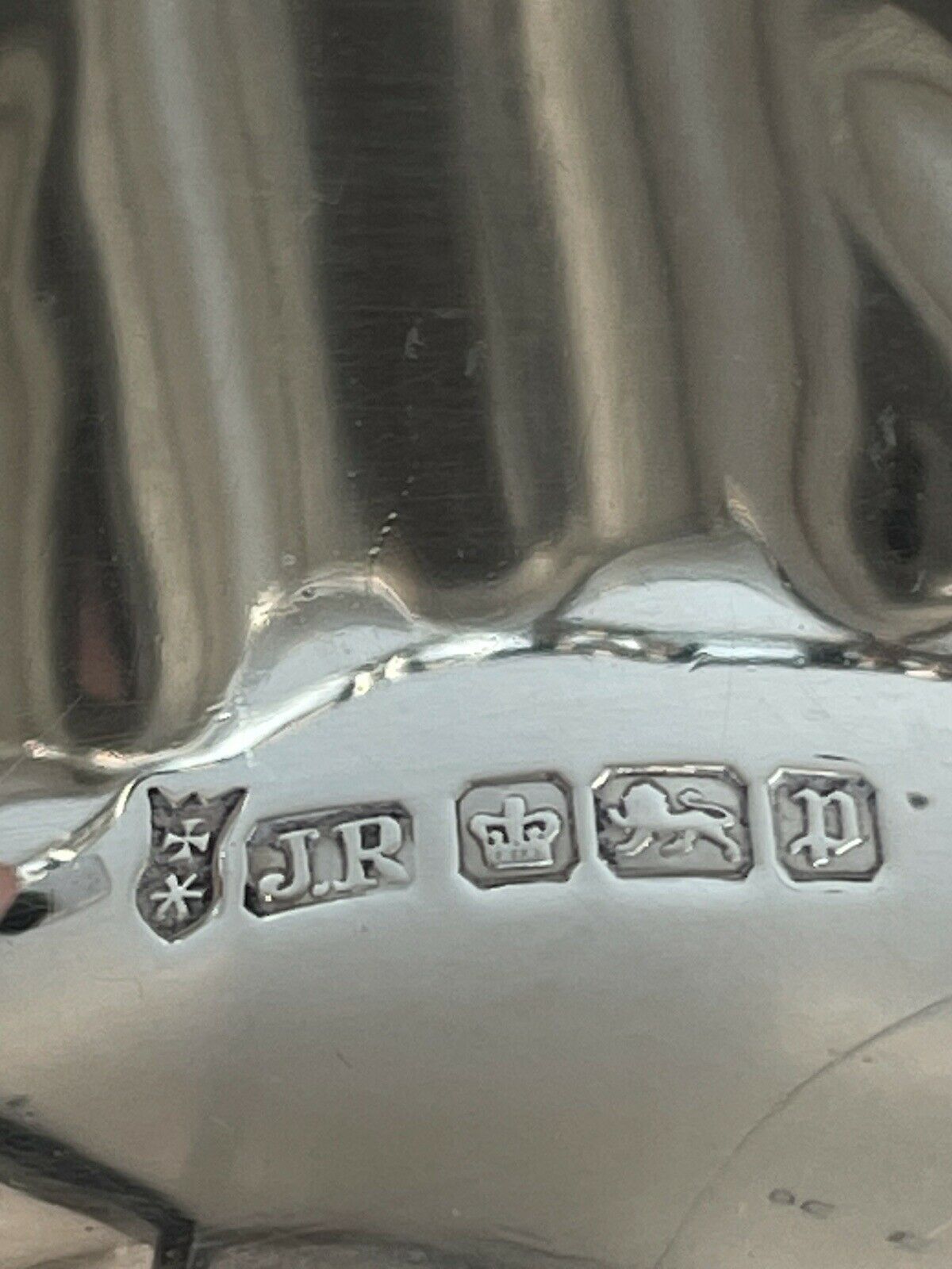 A Large Silver Fruit Bowl / Basket By Joseph Rodgers & Sons, Sheffield 1907