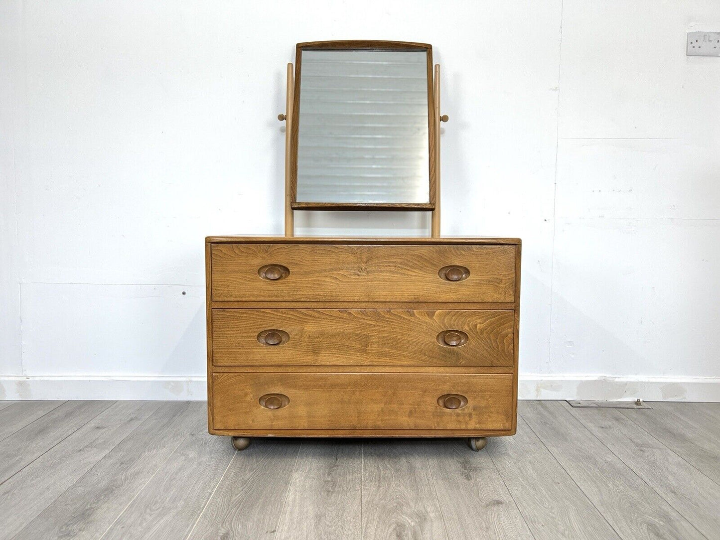 Ercol 408 - Mid Century Chest of Drawers With Mirror / Dressing Chest