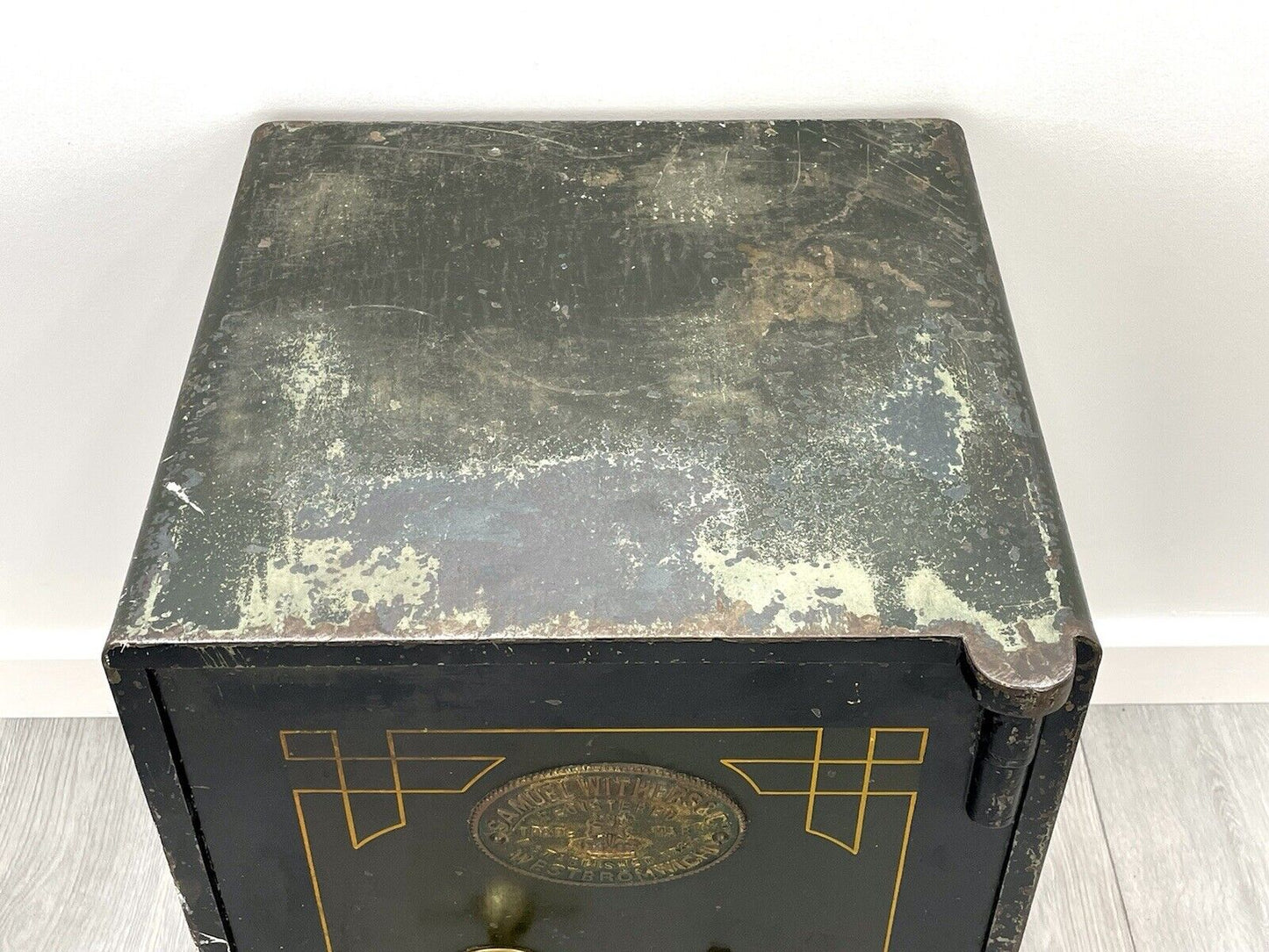 Samuel Withers & Co, Cast Iron Safe With Key & Working