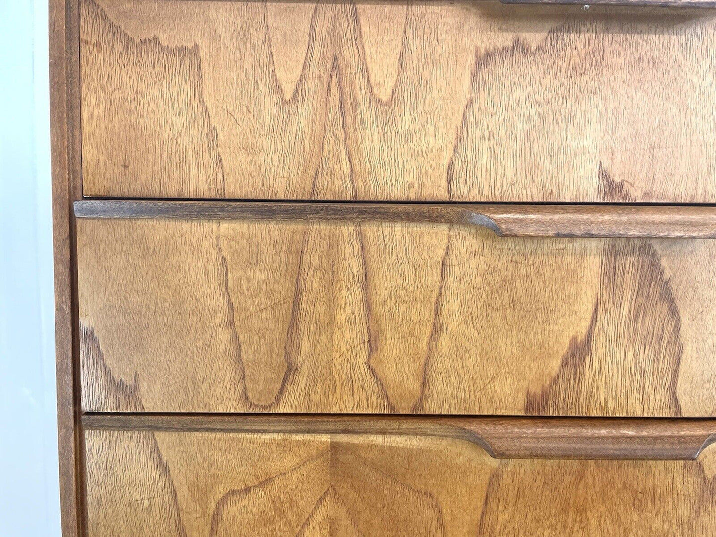 Austinsuite, Vintage Chest of 6 Drawers / Tallboy