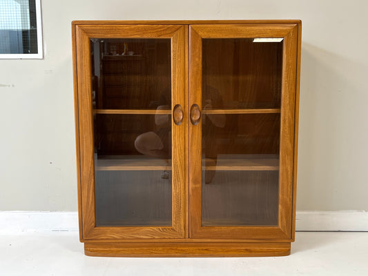 Ercol 810, Glazed Display Cabinet With 2 Shelves