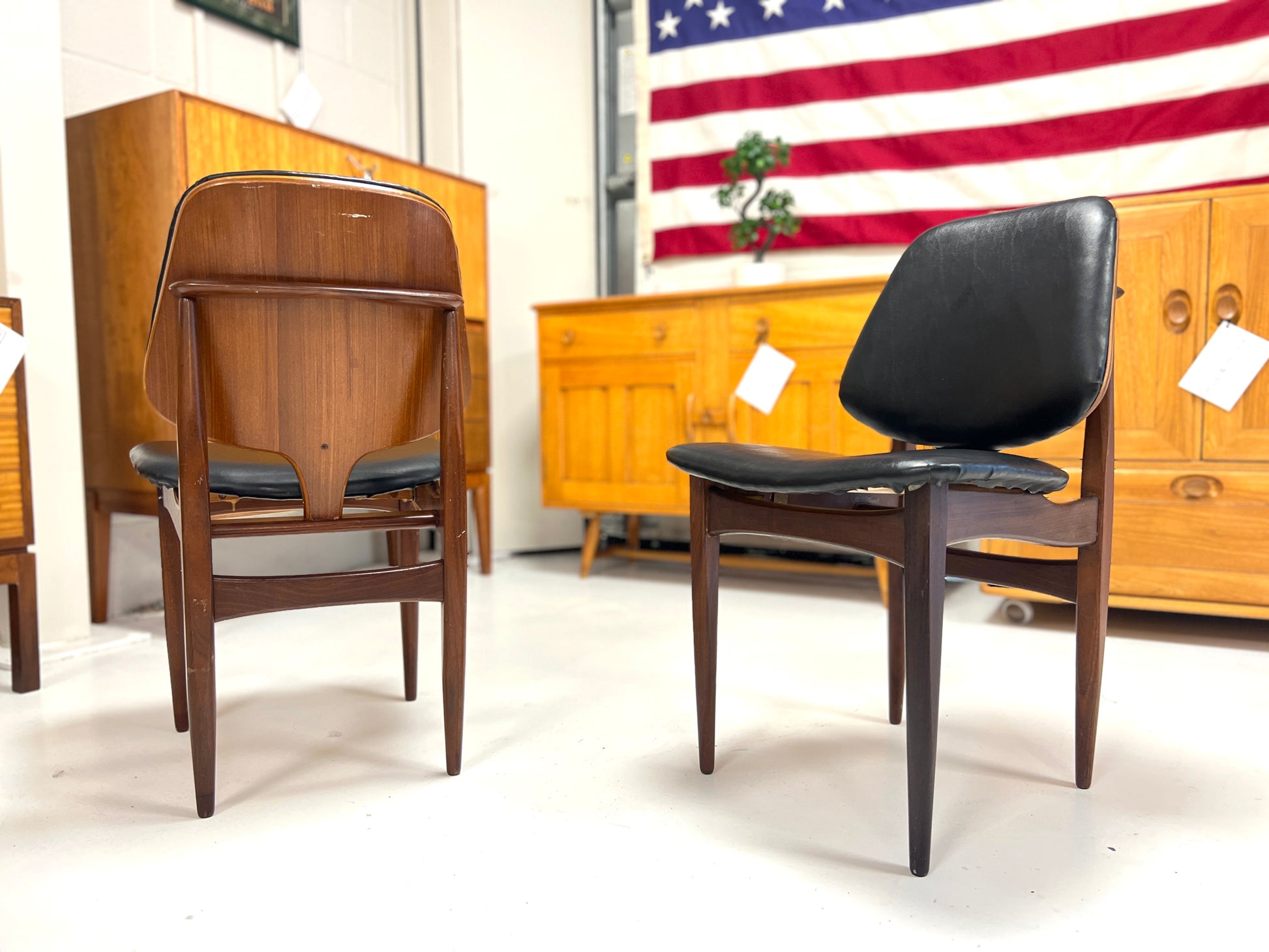 Pair of Eilliotts of Newbury, Teak and Leatherette Dining Chairs