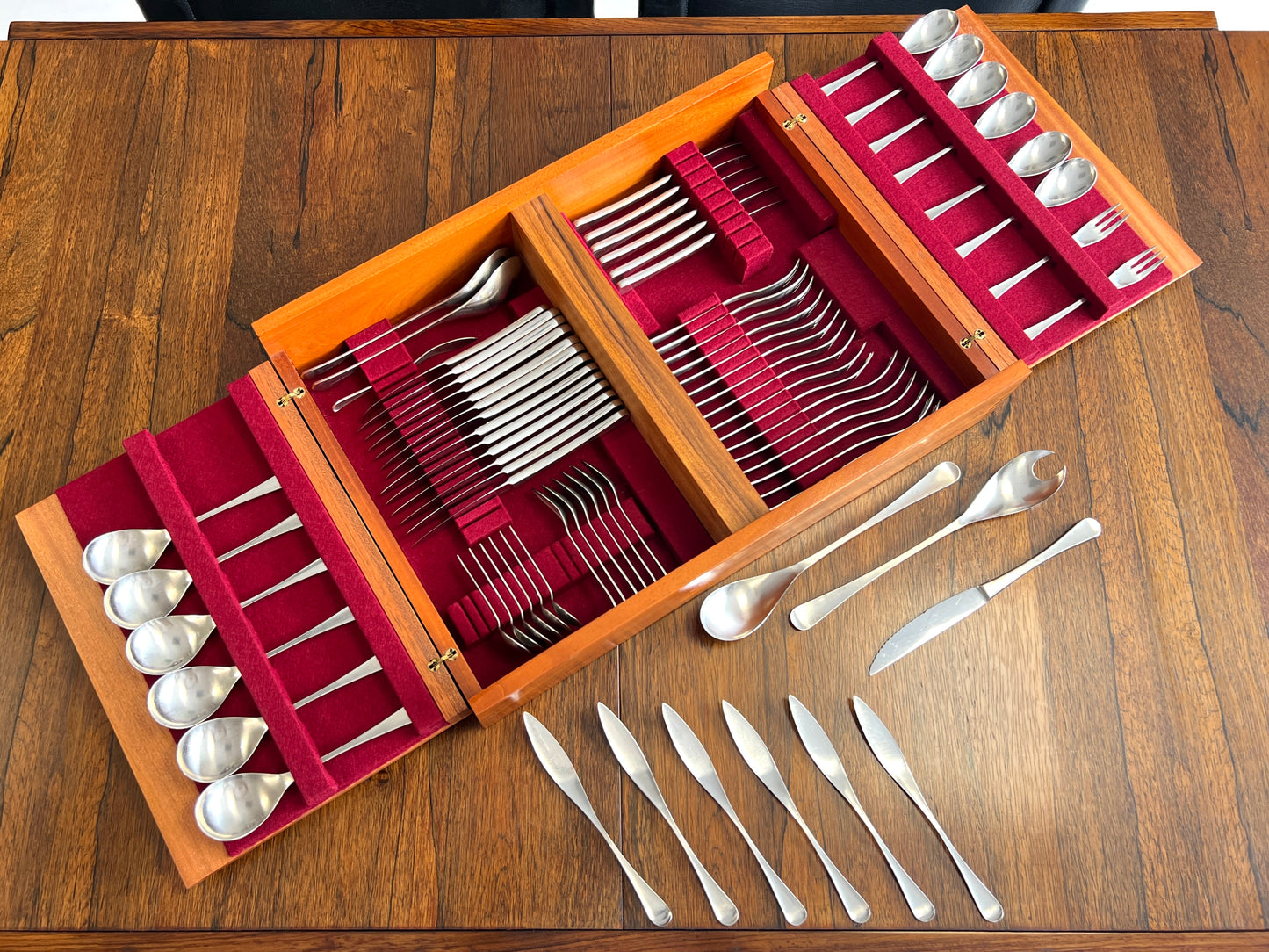 Robert Welch for Old Hall, 73 Piece Alveston Canteen in Rosewood Box