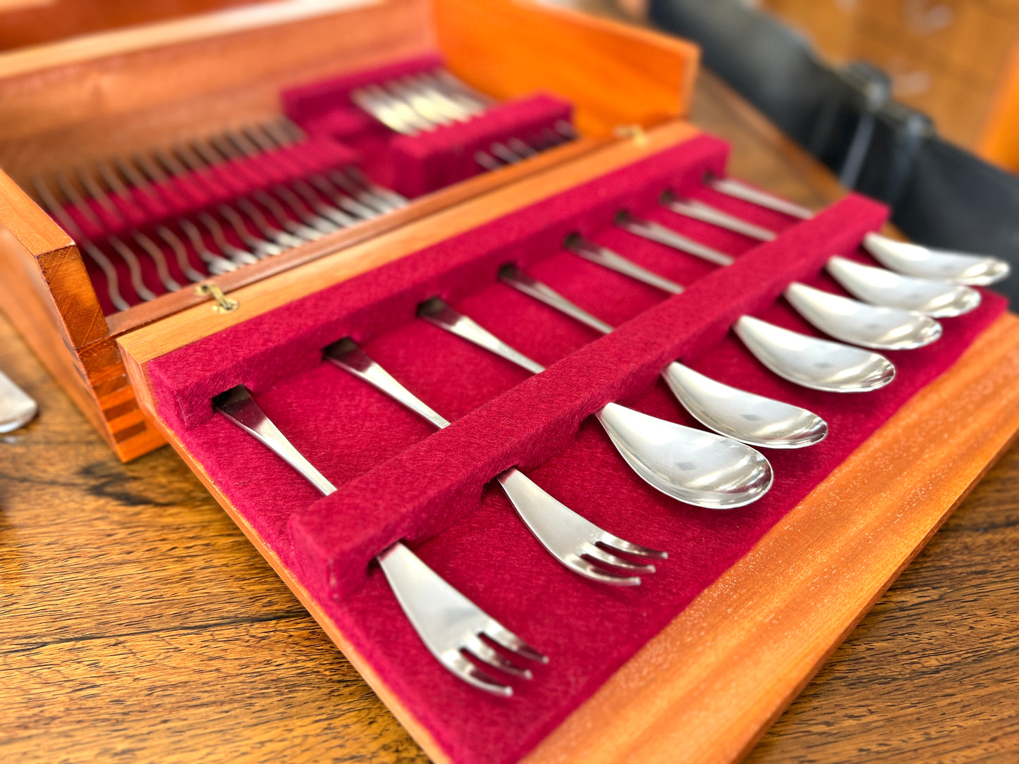 Robert Welch for Old Hall, 73 Piece Alveston Canteen in Rosewood Box