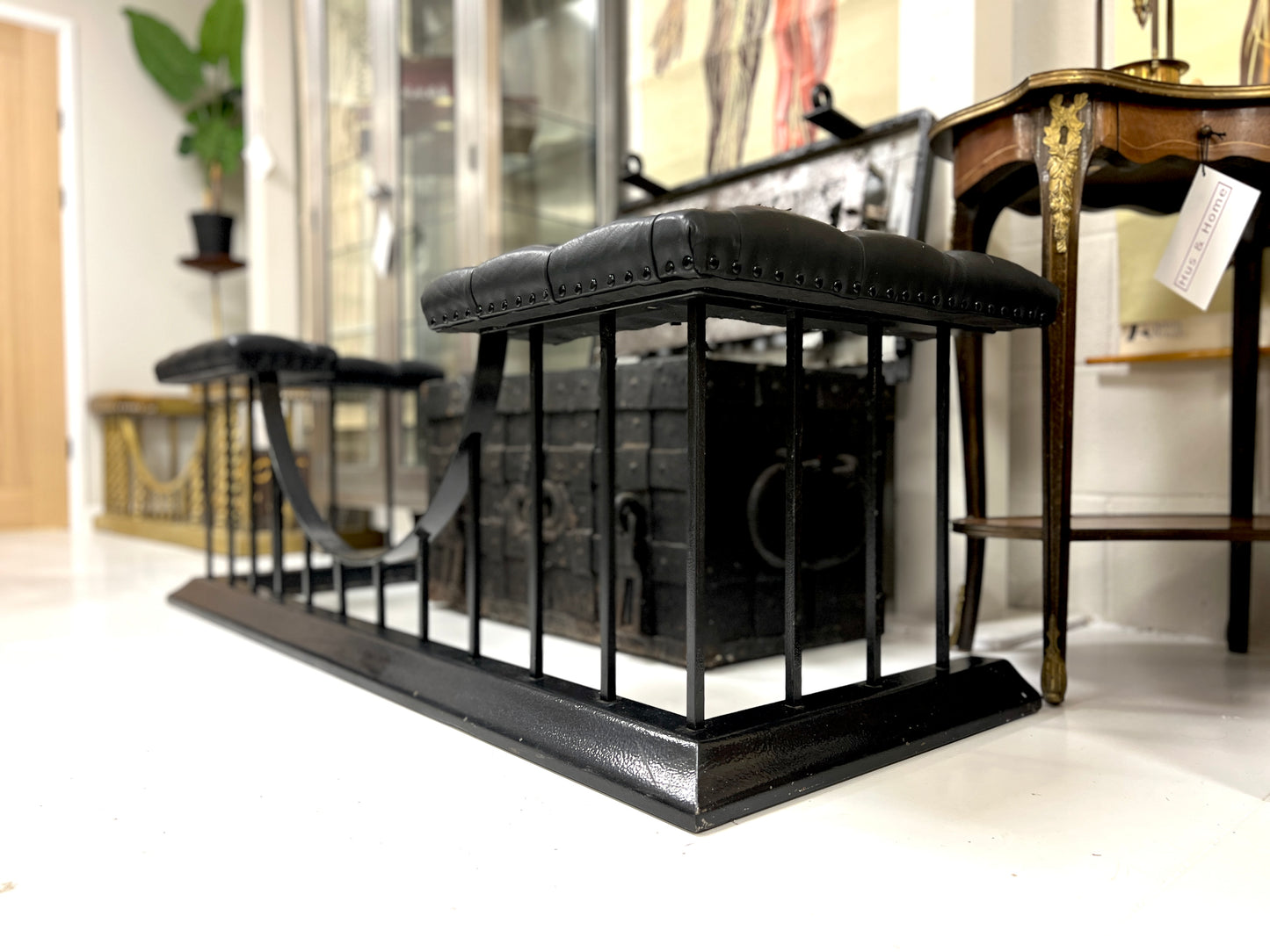 Jet Black Club Fender with Studded Leather Seat