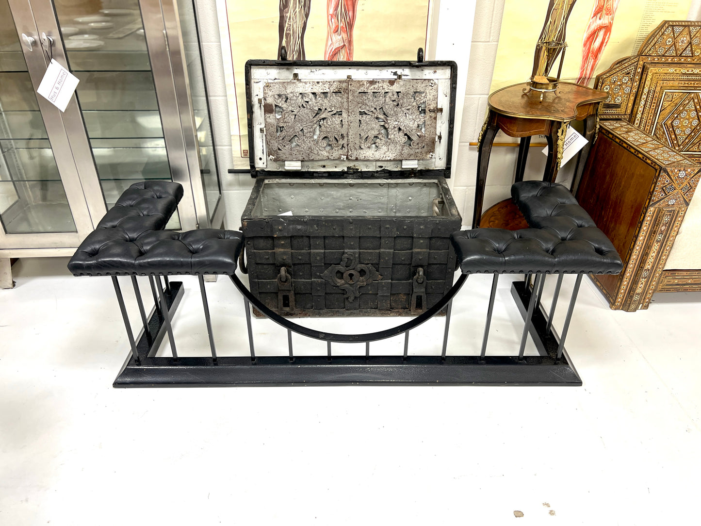 Jet Black Club Fender with Studded Leather Seat