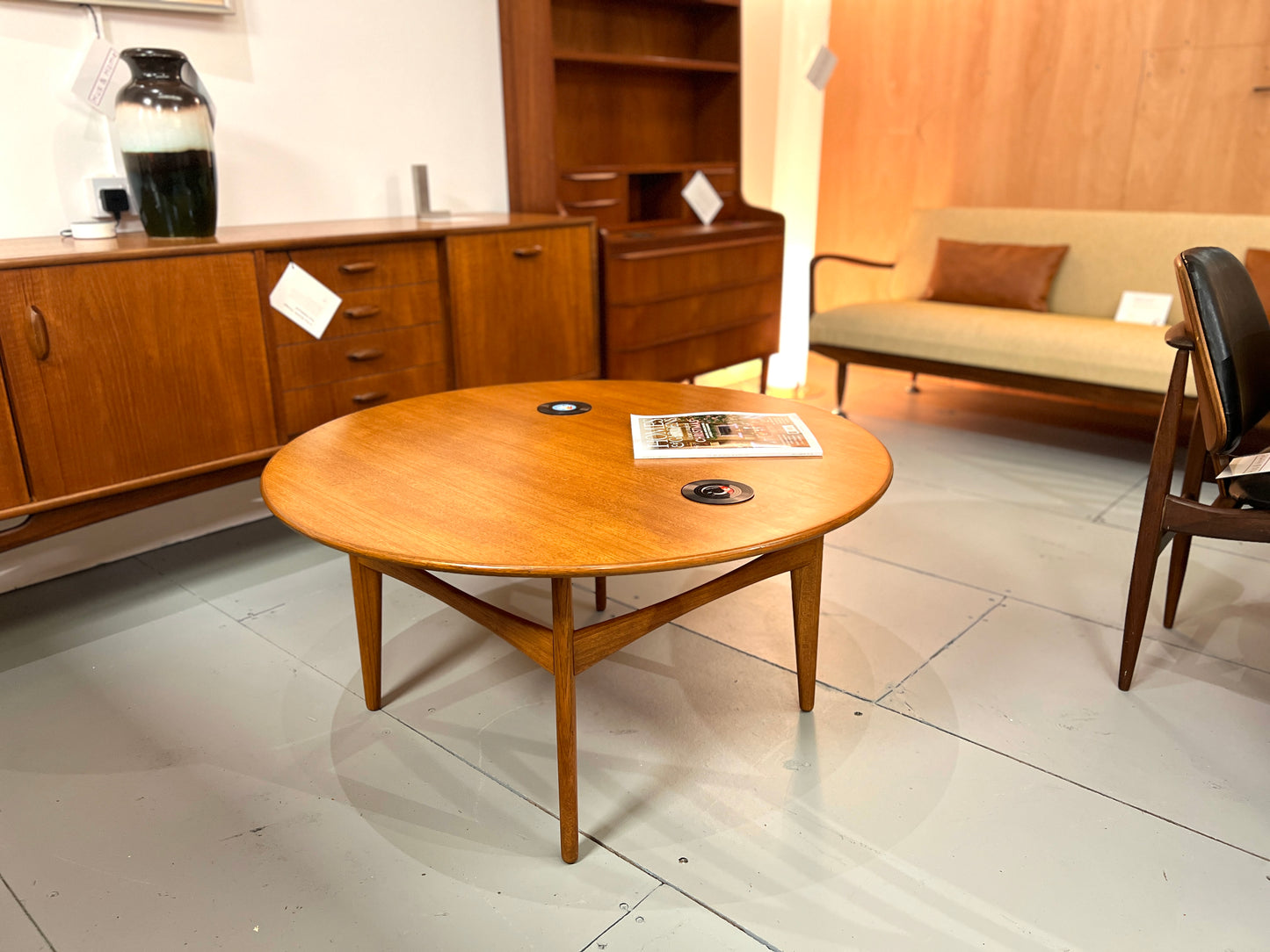 JOC Aktiebolaget J O Carlsson Vetlanda, Swedish Teak Round Coffee Table