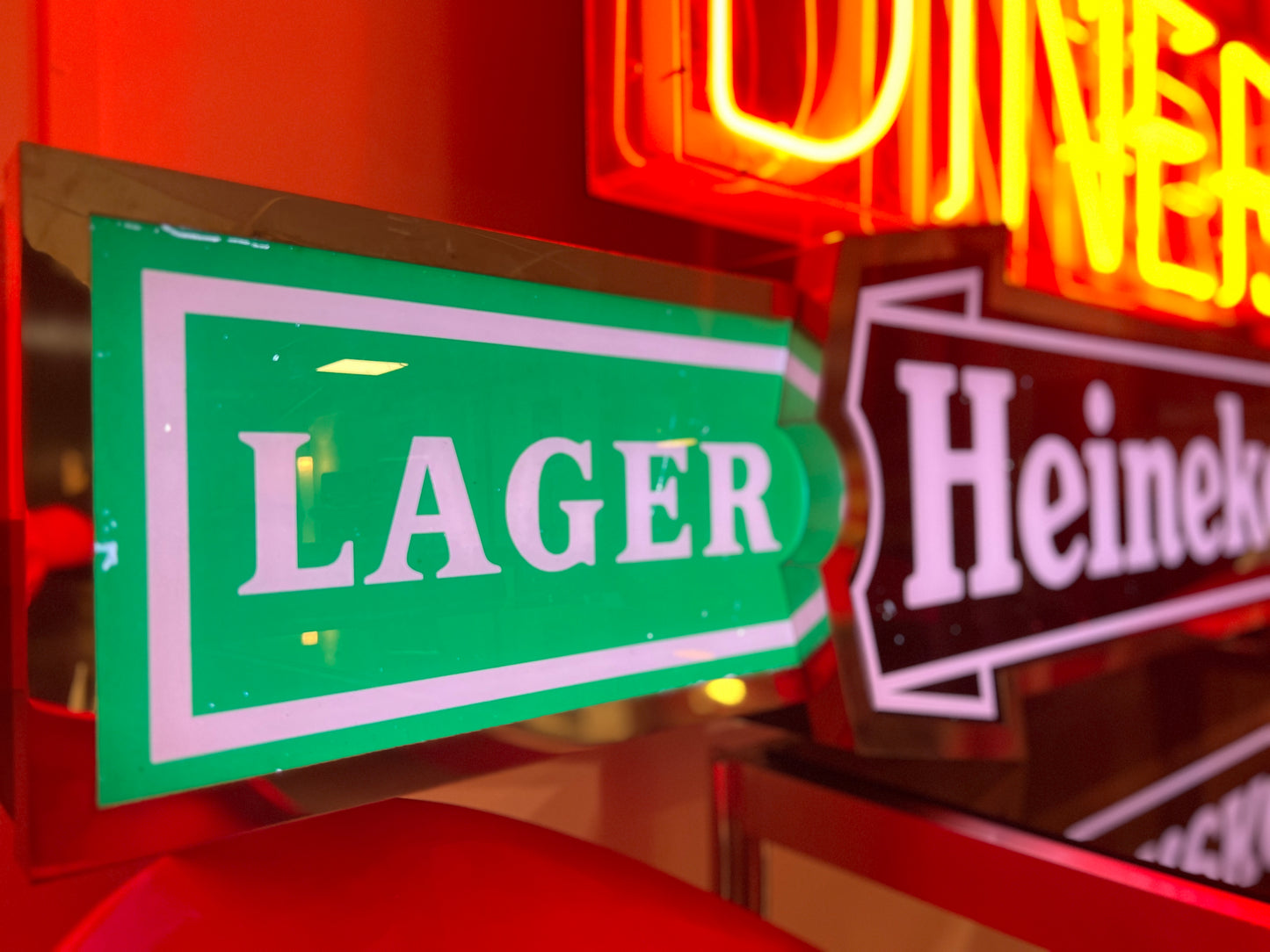 Heineken, Illuminated Lager and Beer Sign