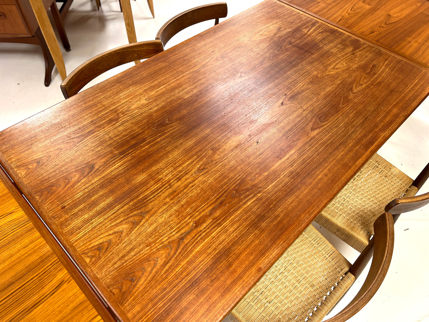 Poul Hundevard, Danish Teak Extending Dining Table