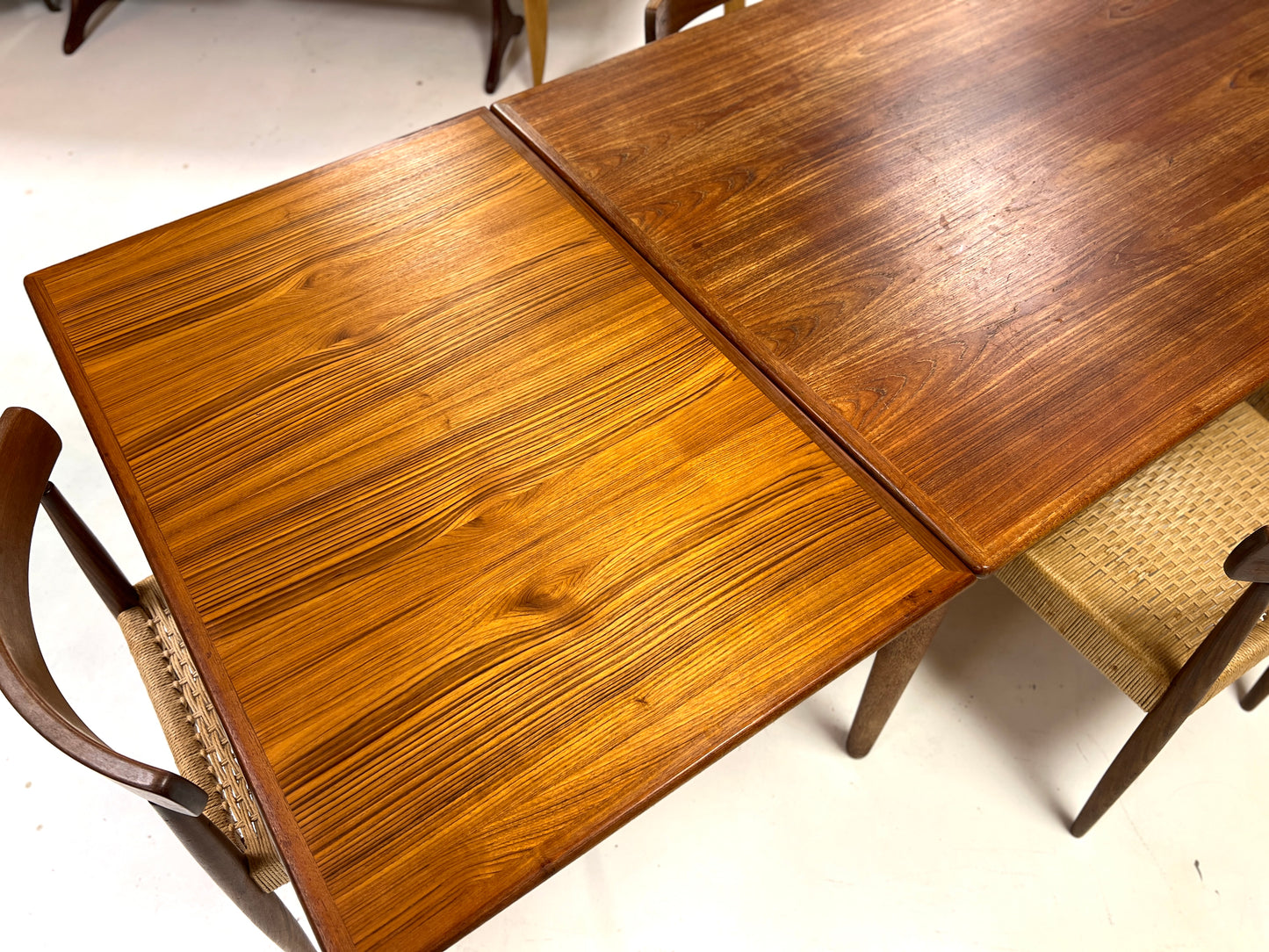 Poul Hundevard, Danish Teak Extending Dining Table