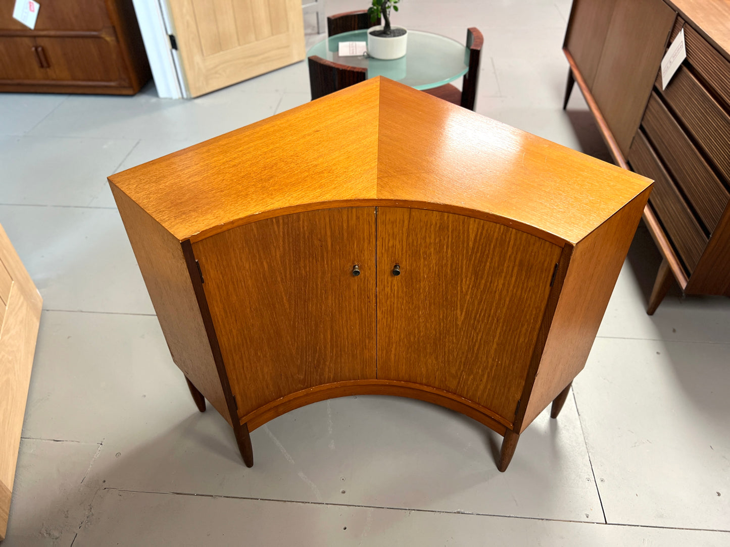 Greaves and Thomas, Teak Mid-Century Corner Unit with Double Doors