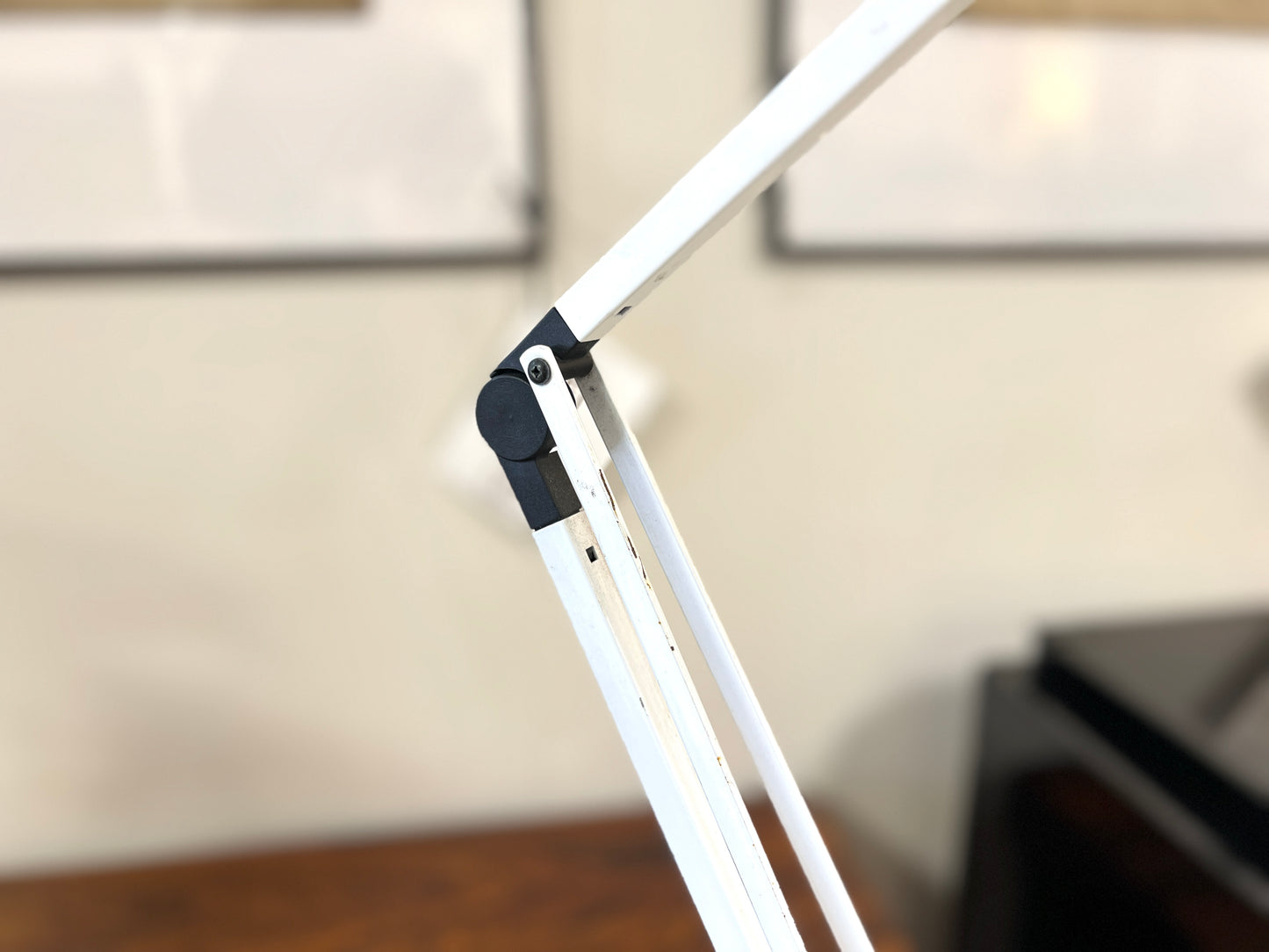 Anglepoise Model 90, White Mid-Century Adjustable Desk Lamp