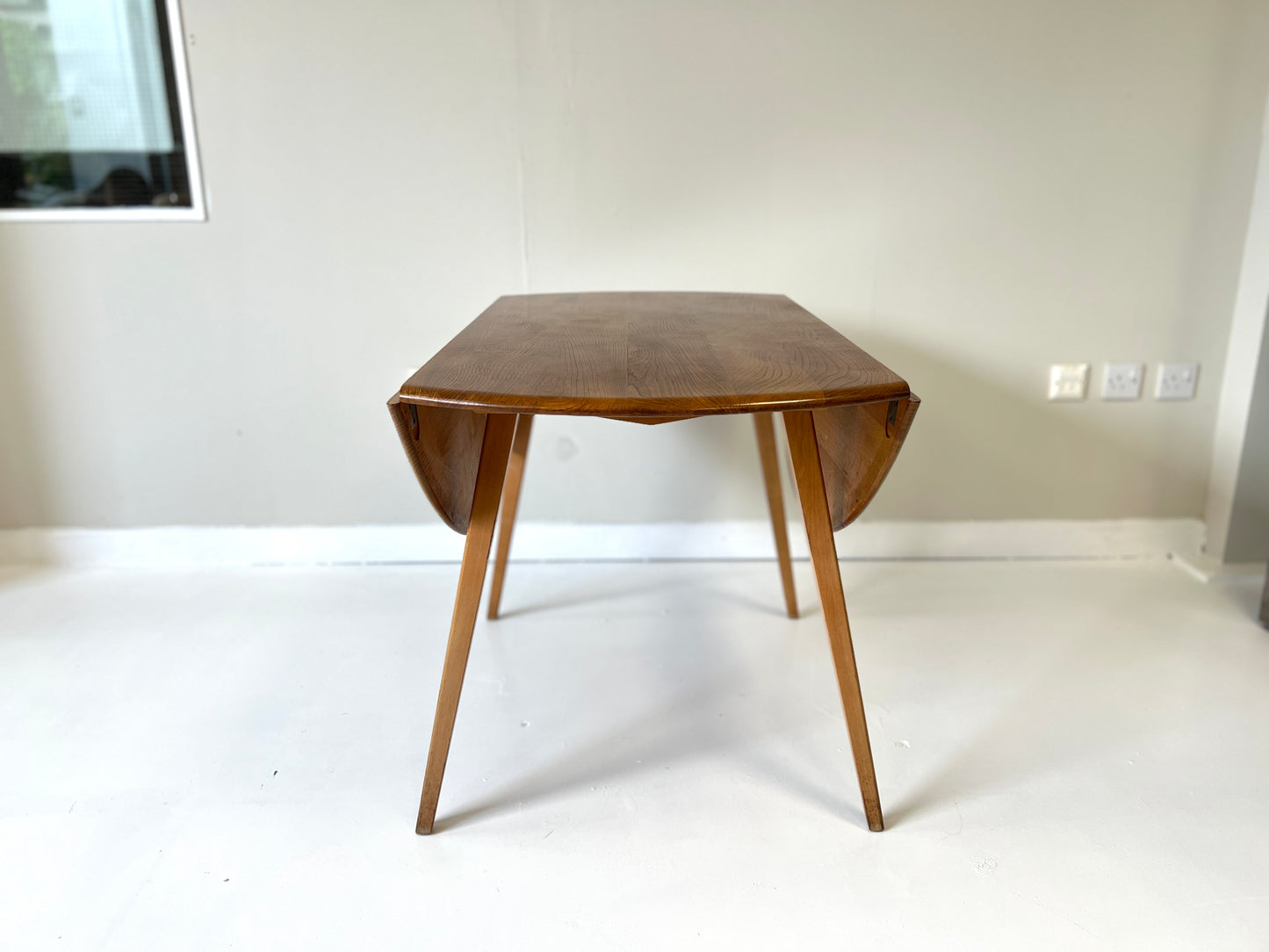 Ercol Model 384, Mid Century Drop Leaf Oval Dining Table