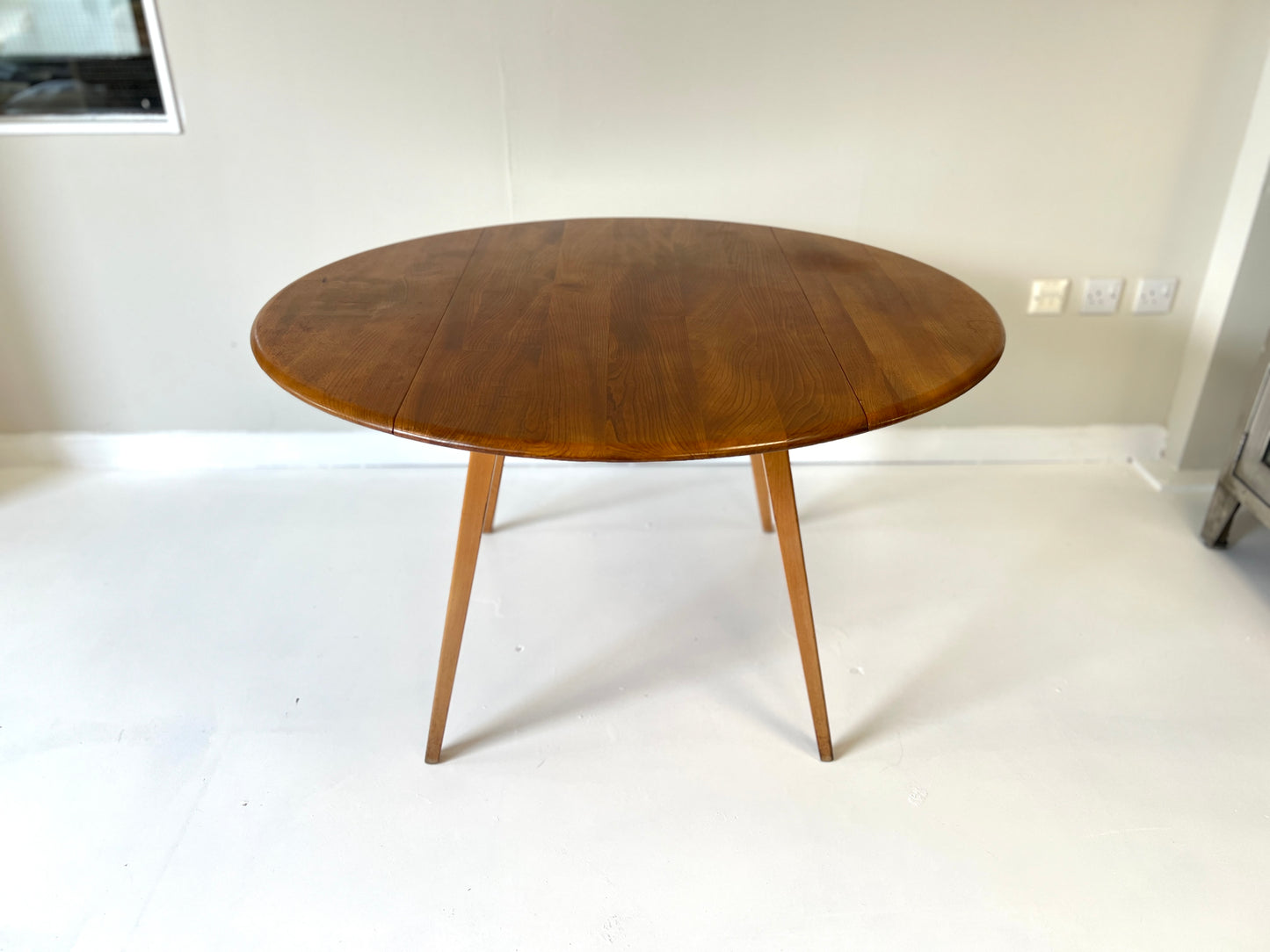 Ercol Model 384, Mid Century Drop Leaf Oval Dining Table