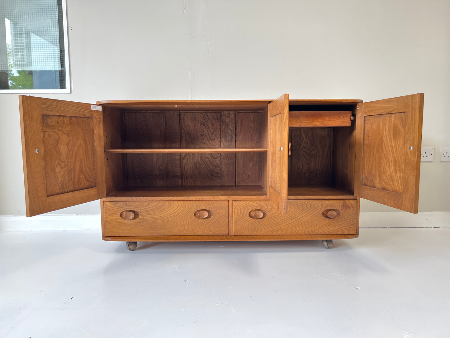 Ercol Model 429, Vintage Sideboard on Castors