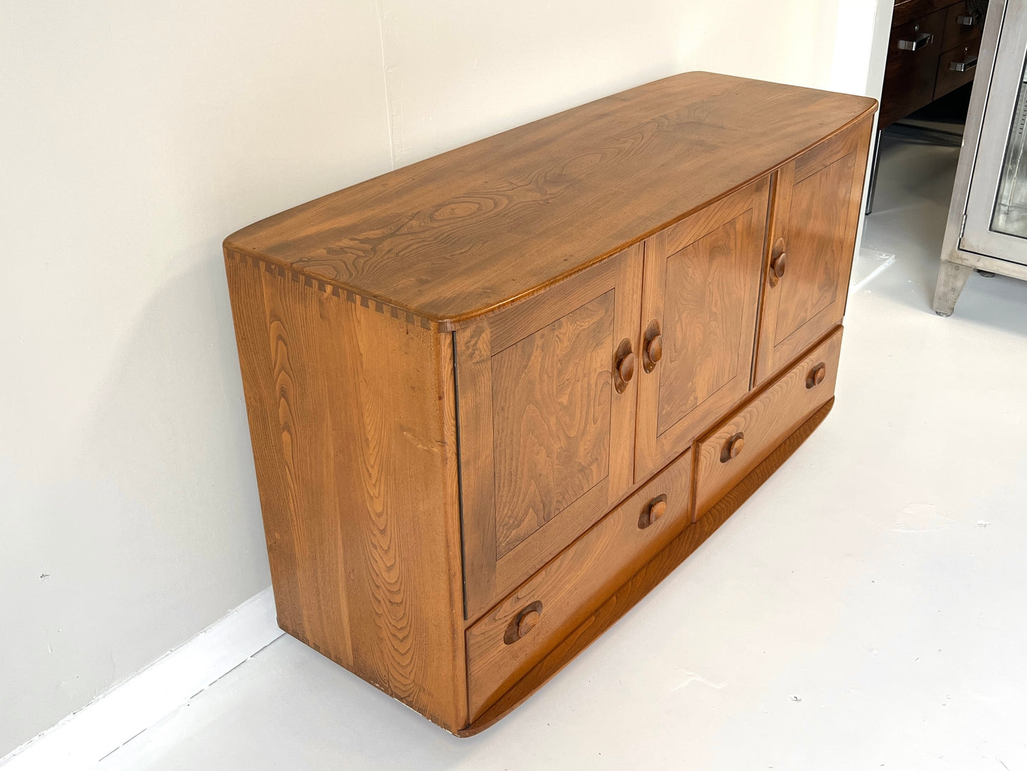 Ercol Model 429, Vintage Sideboard on Castors